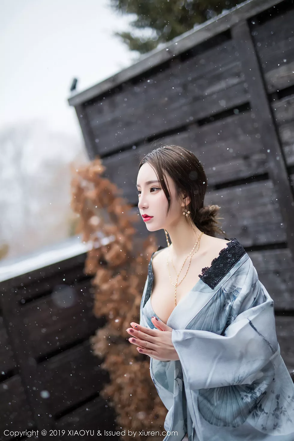 Xgyw.Org_[XiaoYu画语界]Vol.007_女神周于希Sandy北海道旅拍雪中佳人秀美乳撩人诱惑写真47P