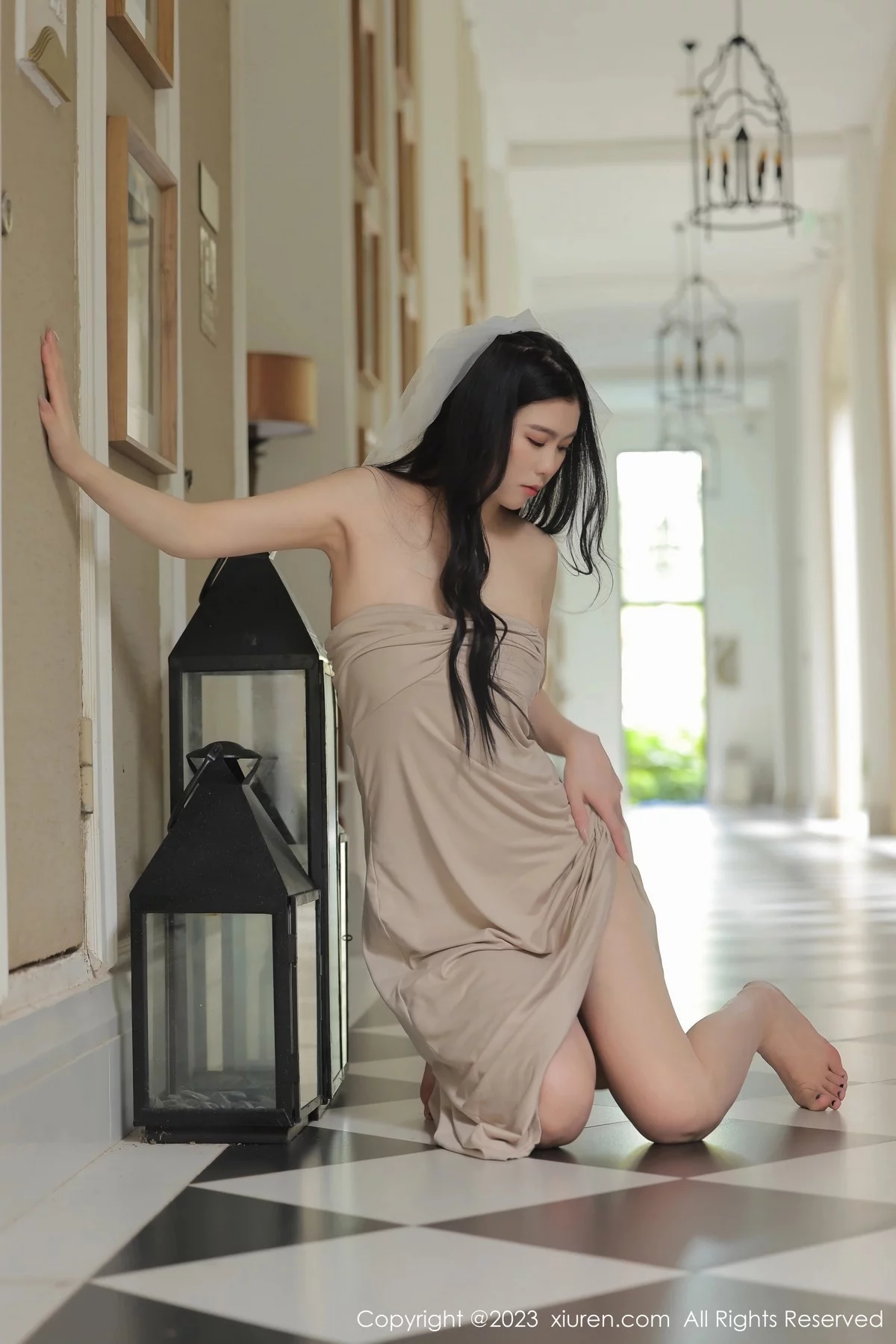 Xgyw.Org_XiuRen第6513期_模特李雅柔182CM性感杏色吊带长裙露蕾丝内裤秀美腿诱惑写真55P