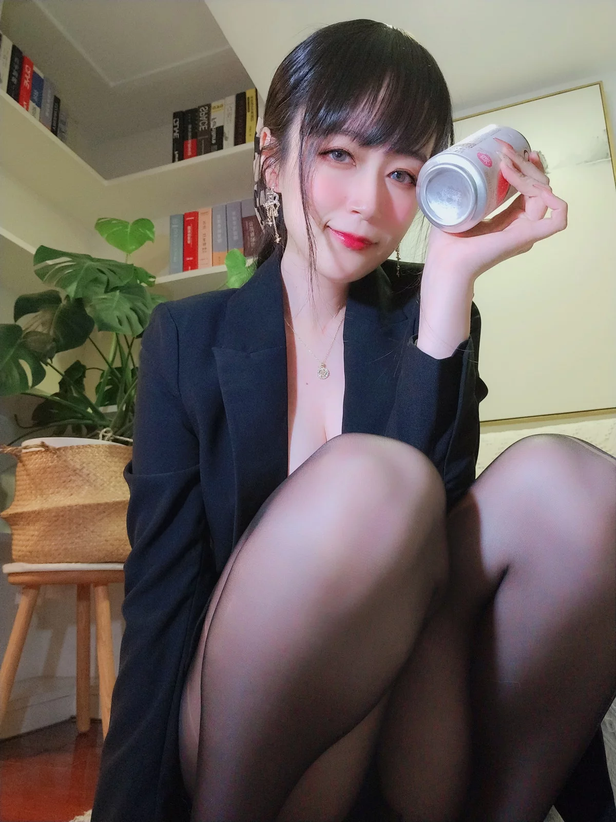 Xgyw.Org_Coser小姐姐白银酒后女秘书主题黑色制服露性感黑色蕾丝内衣秀丰满身材诱惑写真70P