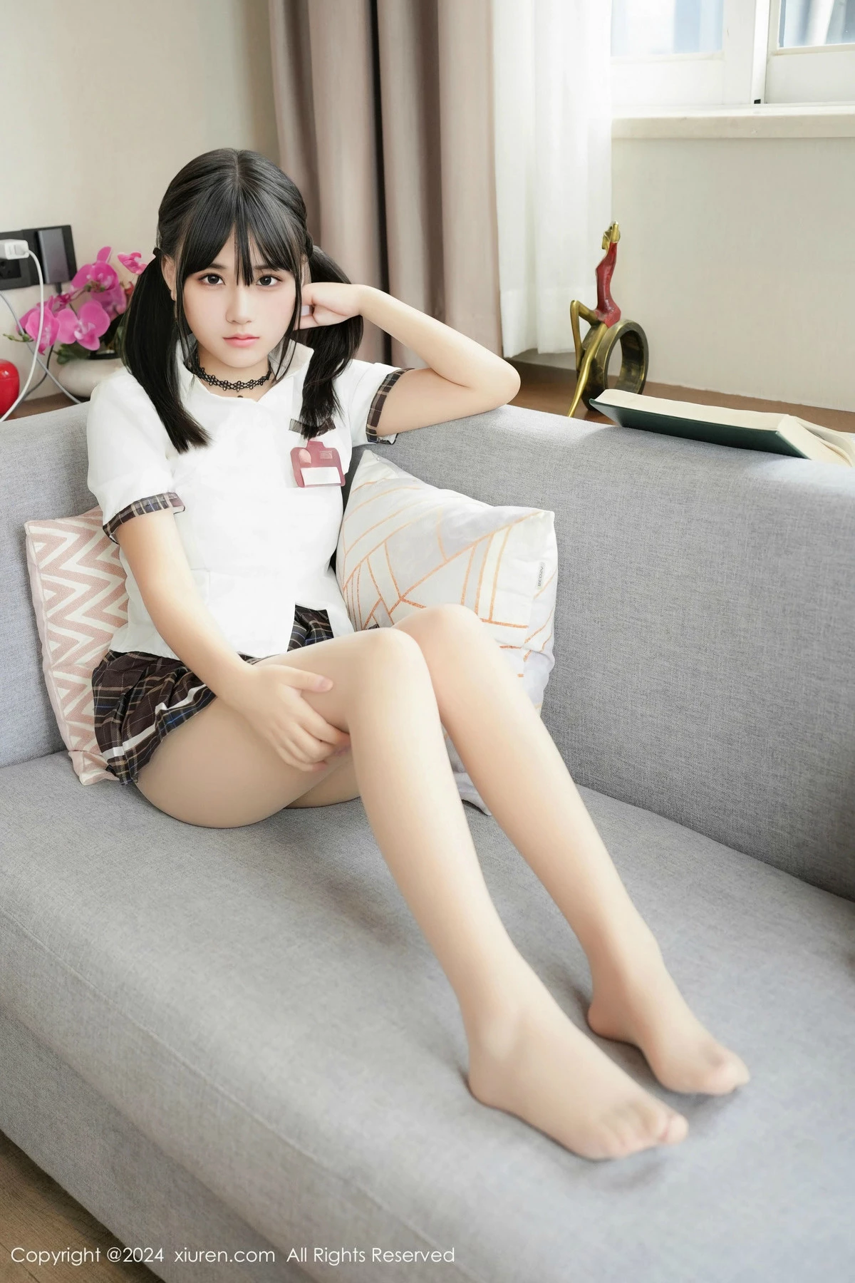 Xgyw.Org_XiuRen第9573期_模特姚若兮vay性感白色学妹制服配超薄肉丝秀曼妙身姿诱惑写真53P