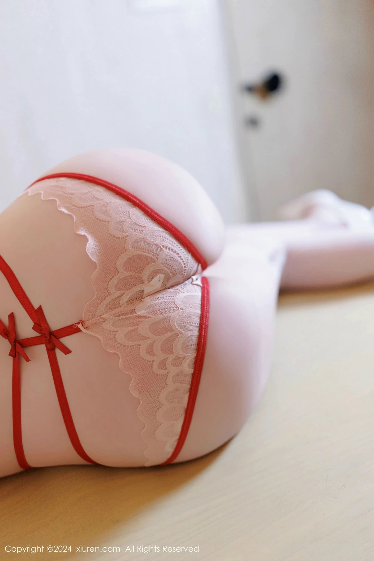 Xgyw.Org_XiuRen第9584期_模特梦心玥粉色连衣长裙露红色内衣配白丝袜秀高挑身材诱惑写真91P