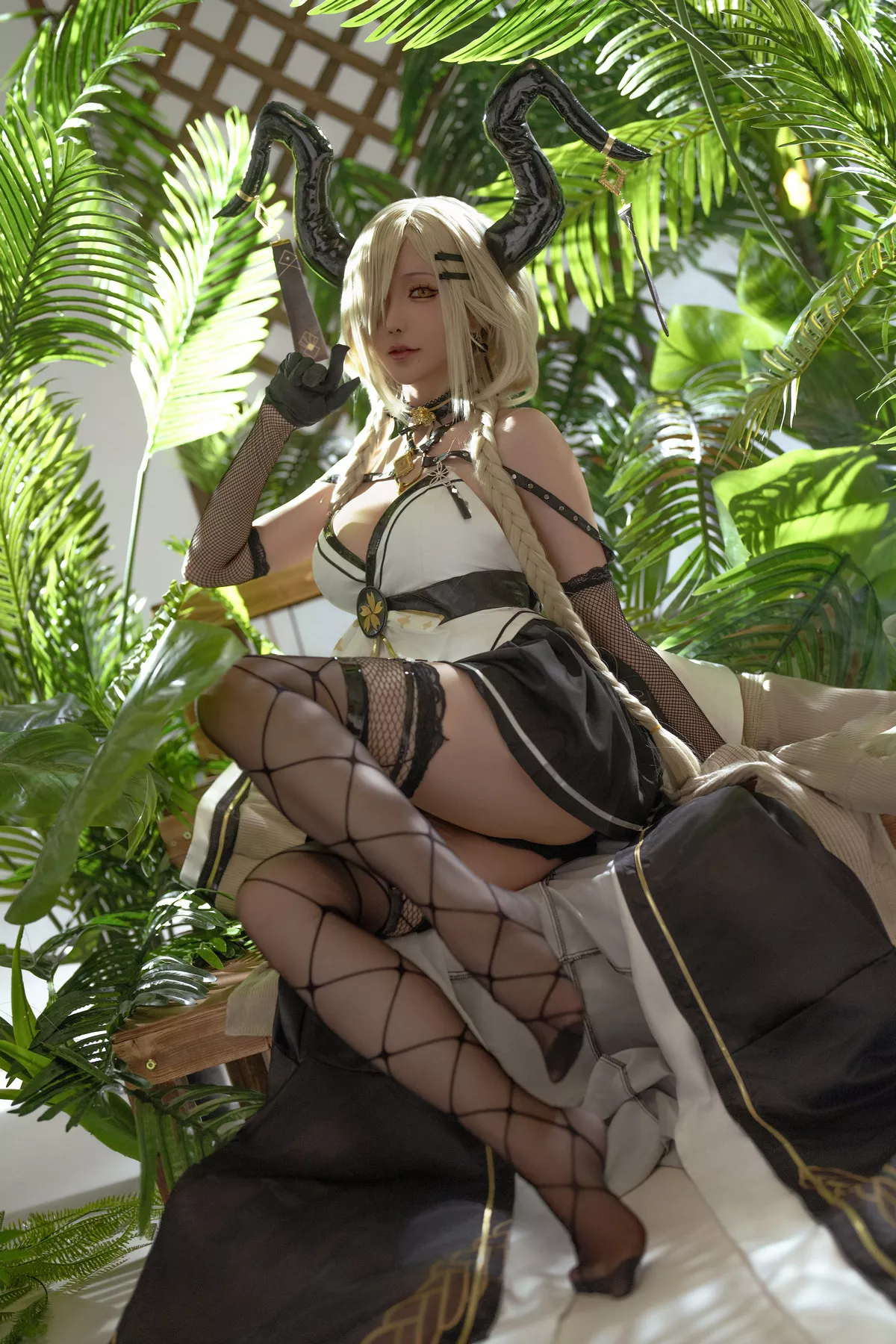 Xgyw.Org_Coser小姐姐星之迟迟2024万圣节尾张主题性感多套牛魔王套装服饰秀丰腴身材诱惑写真208P