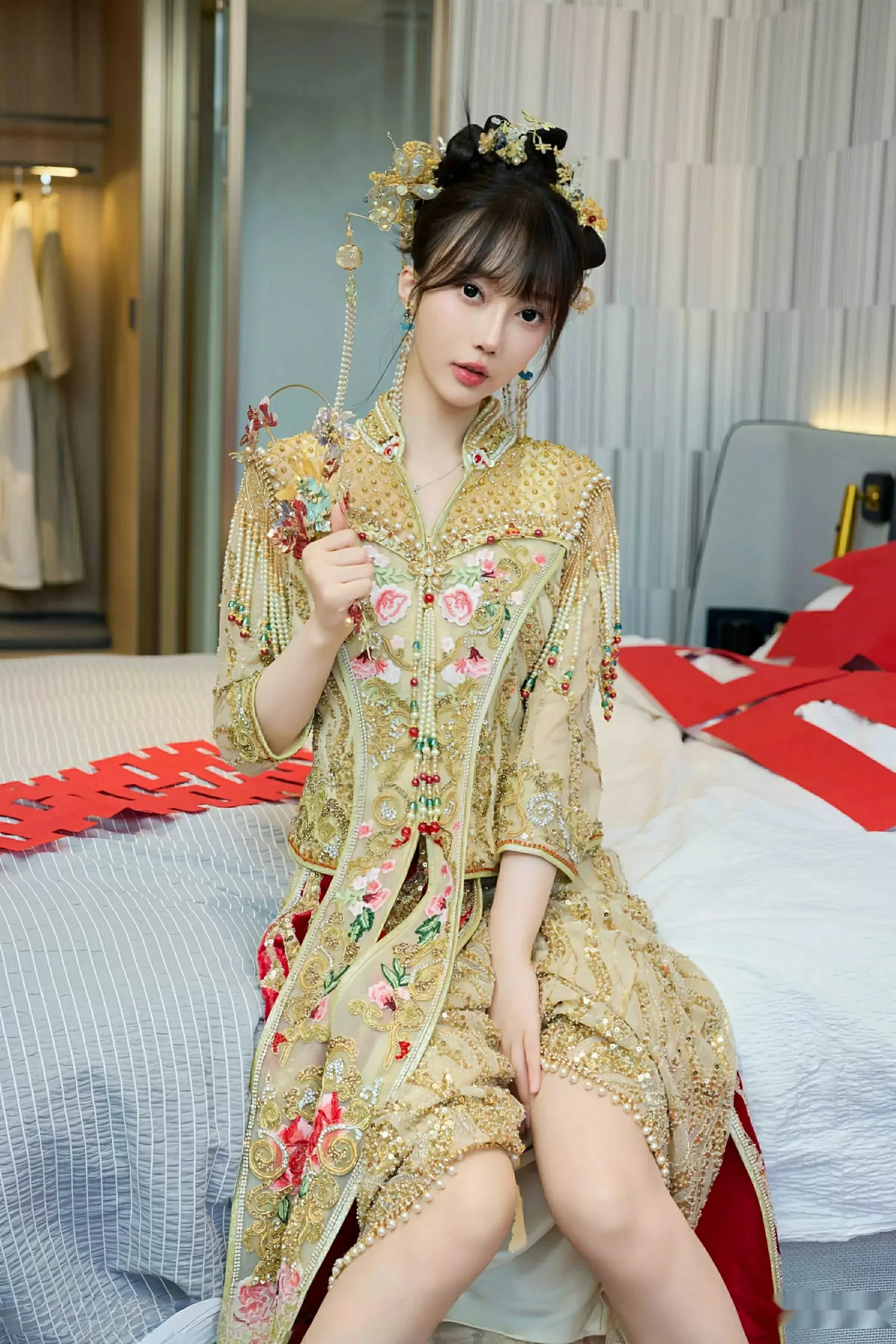 Xgyw.Org_[XiuRen秀人网]No.10567_模特玥儿玥er性感红色蕾丝内衣配超薄肉丝秀完美身材诱惑写真72P