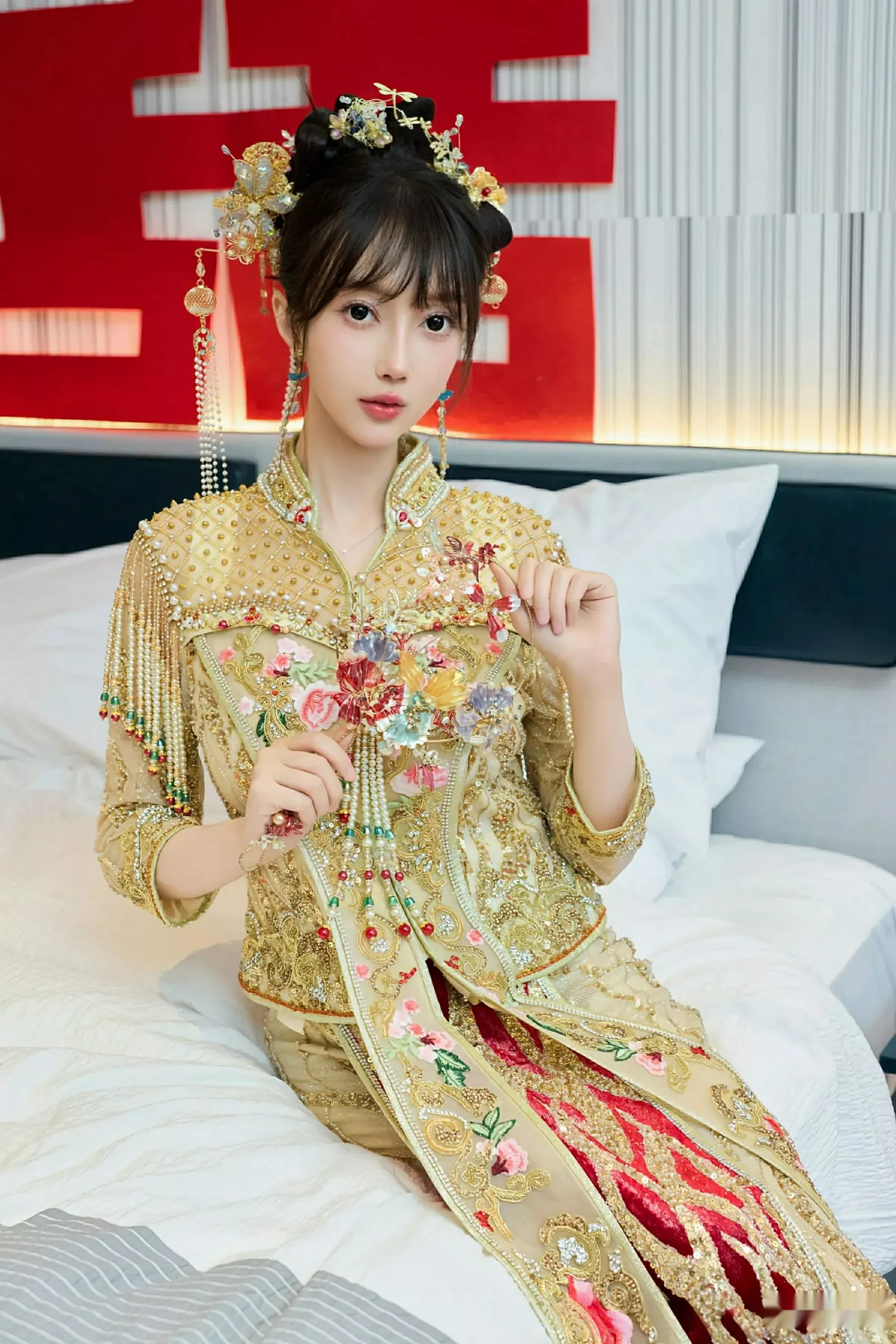 Xgyw.Org_[XiuRen秀人网]No.10567_模特玥儿玥er性感红色蕾丝内衣配超薄肉丝秀完美身材诱惑写真72P