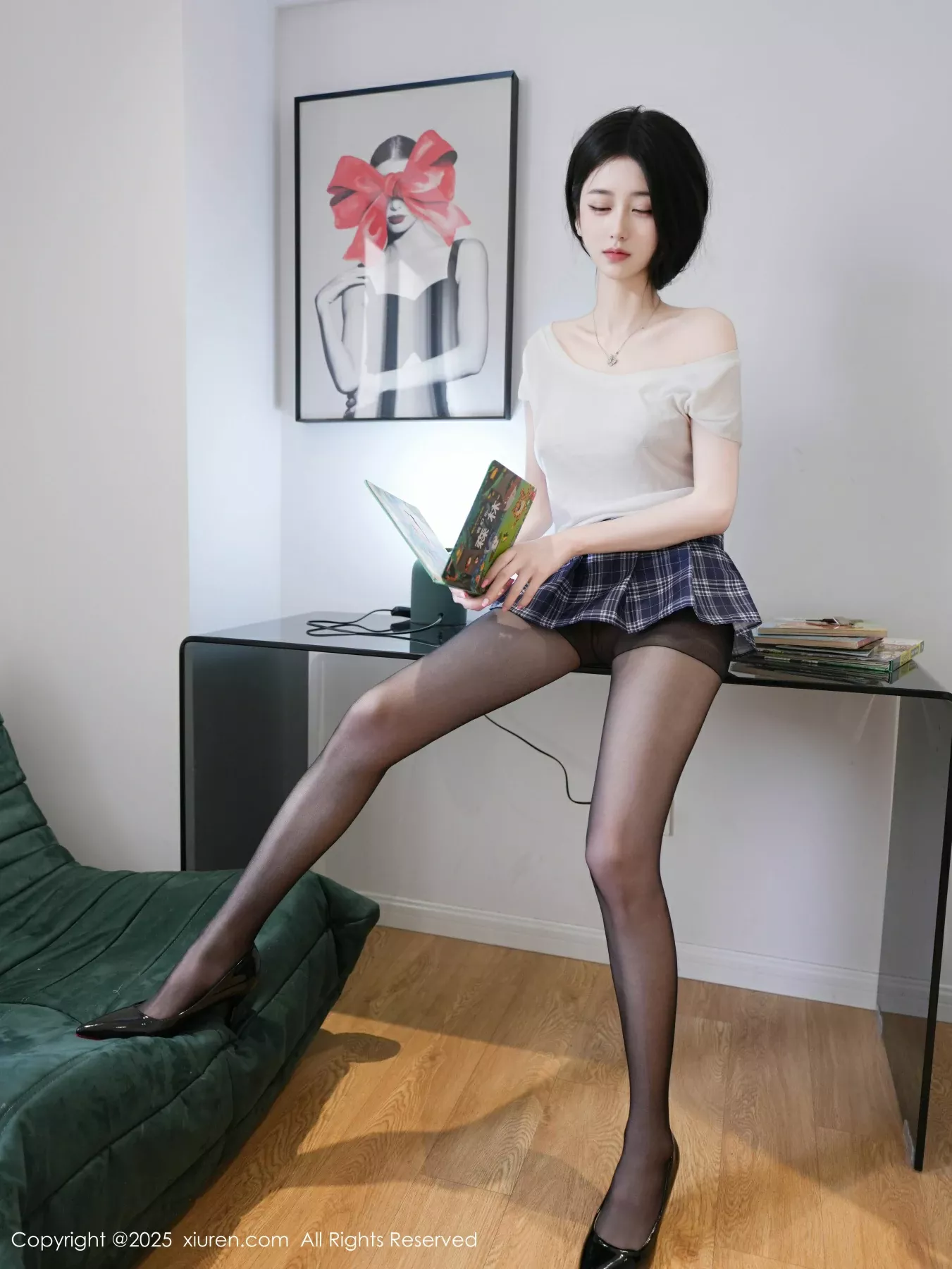 Xgyw.Org_[XiuRen秀人网]No.10613_模特白小蝶性感白上衣配格子短裙露超薄黑丝秀完美曲线诱惑写真60P