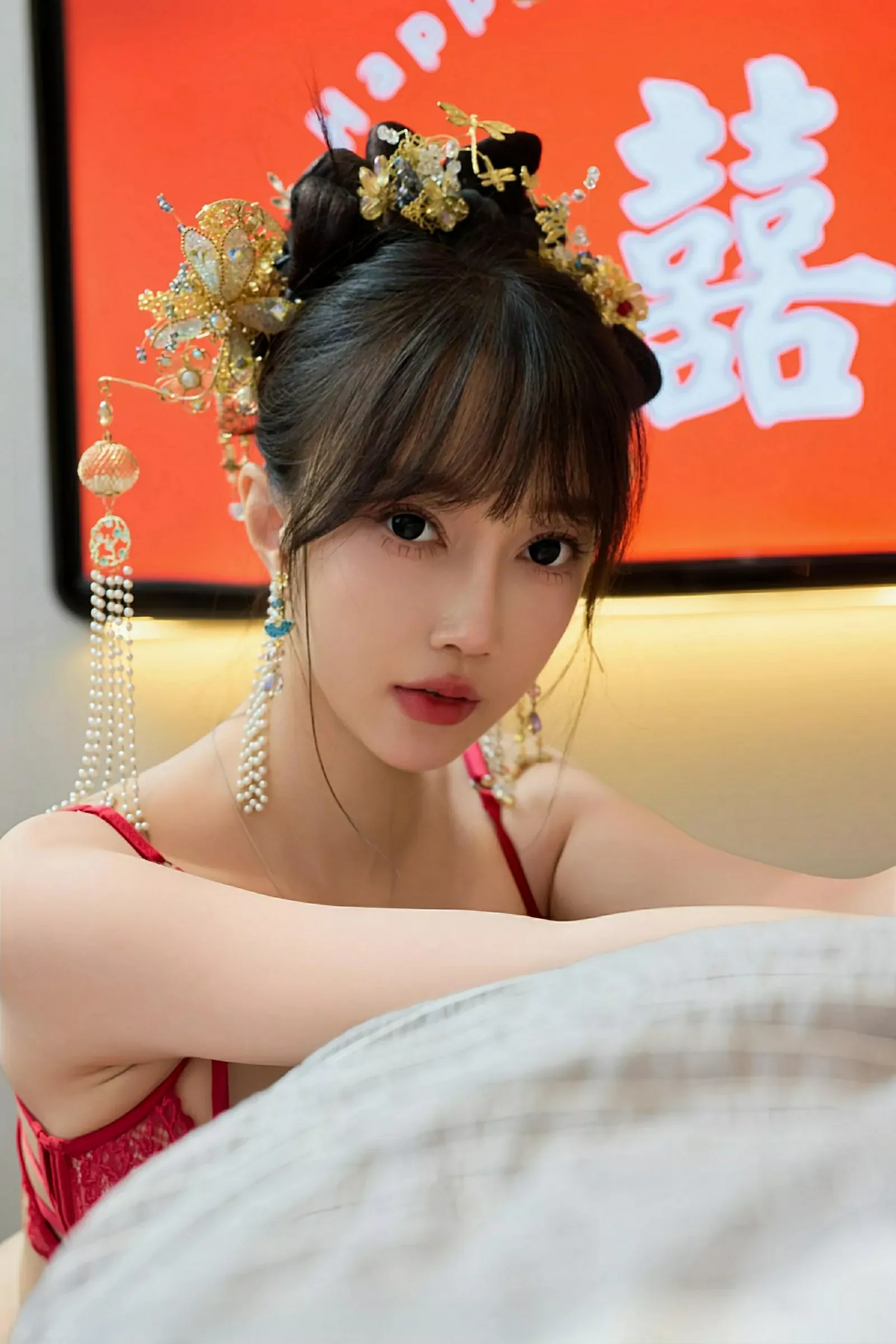 Xgyw.Org_[XiuRen秀人网]No.10567_模特玥儿玥er性感红色蕾丝内衣配超薄肉丝秀完美身材诱惑写真72P