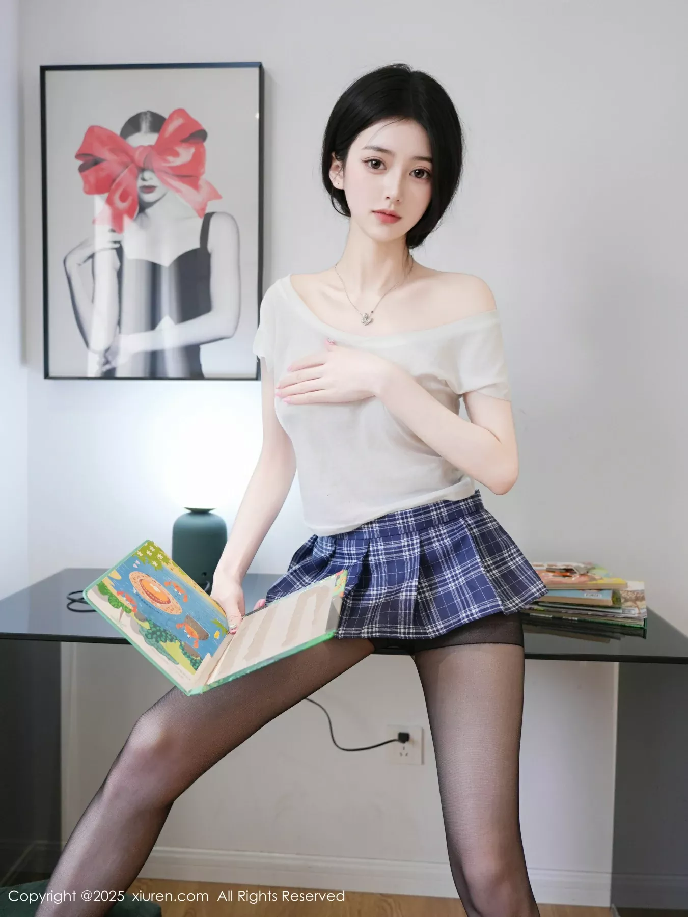 Xgyw.Org_[XiuRen秀人网]No.10613_模特白小蝶性感白上衣配格子短裙露超薄黑丝秀完美曲线诱惑写真60P