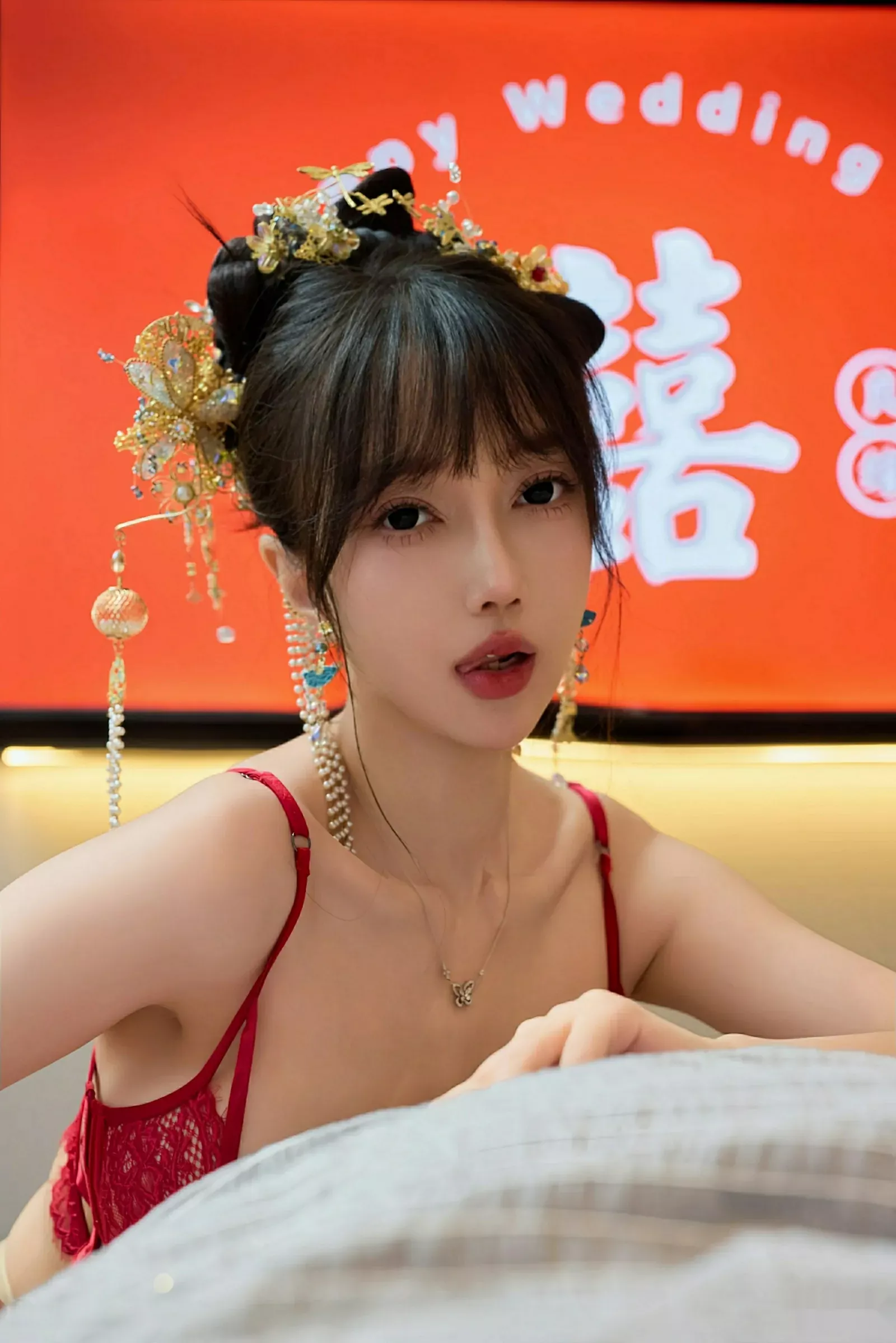Xgyw.Org_[XiuRen秀人网]No.10567_模特玥儿玥er性感红色蕾丝内衣配超薄肉丝秀完美身材诱惑写真72P