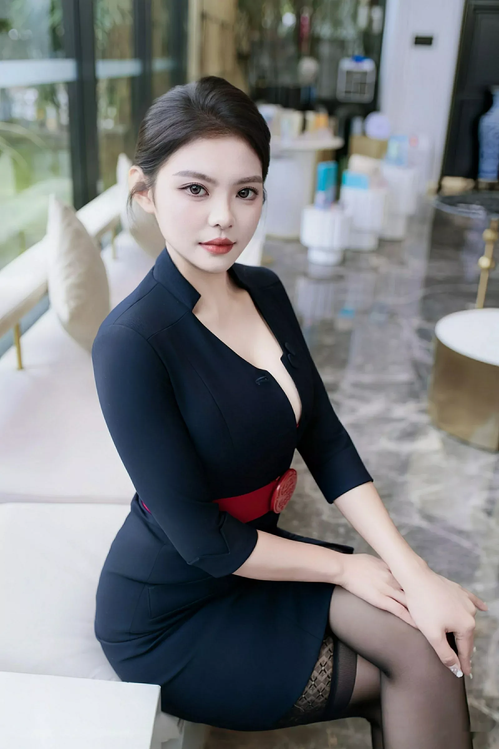 Xgyw.Org_[XiuRen秀人网]No.10574_模特冬安性感OL服饰露红色蕾丝内衣配黑丝袜秀丰满身材诱惑写真78P