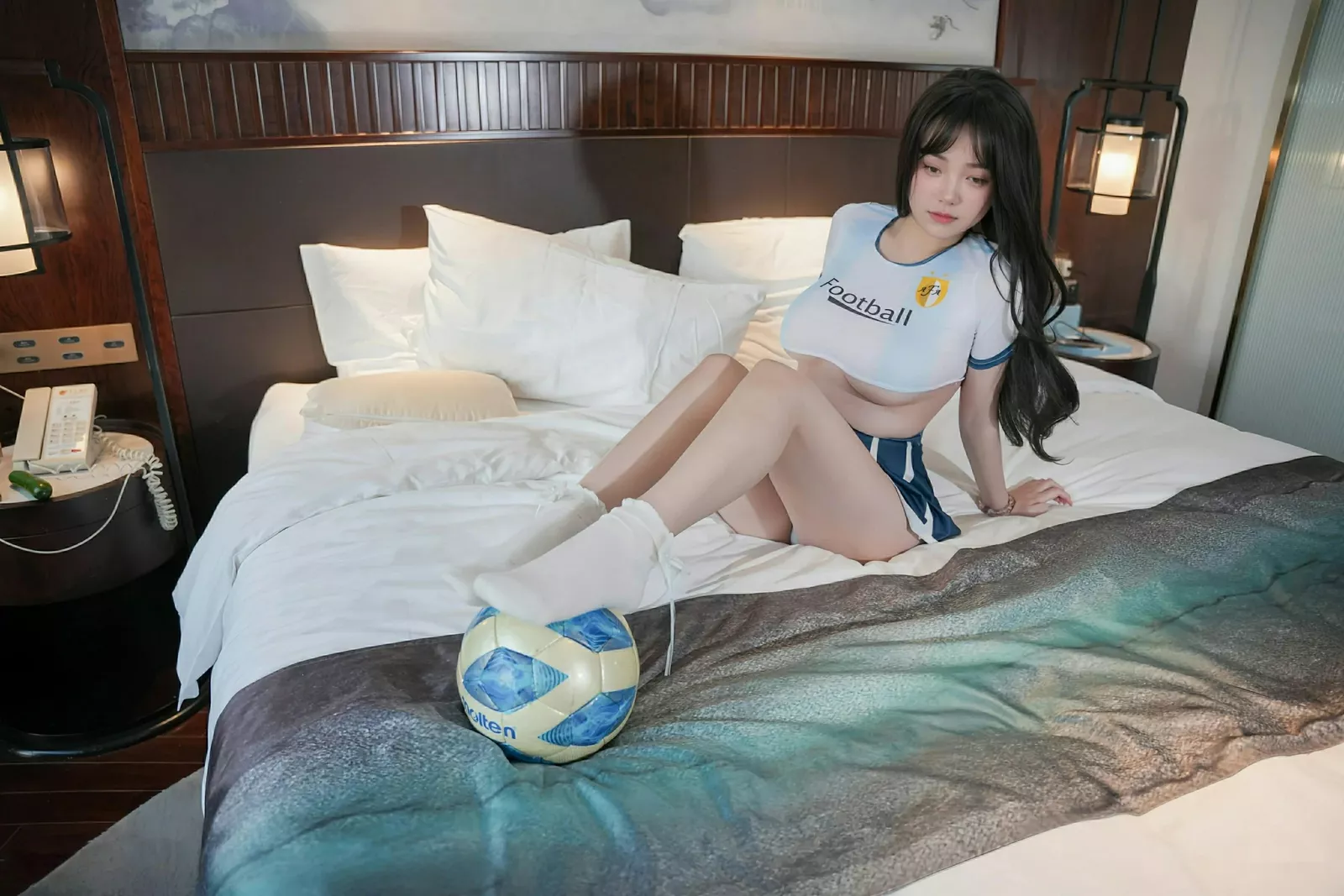 Xgyw.Org_[XiuRen秀人网]No.10606_模特软情性感半截足球队服配白色腿袜秀曼妙身姿撩人诱惑写真82P