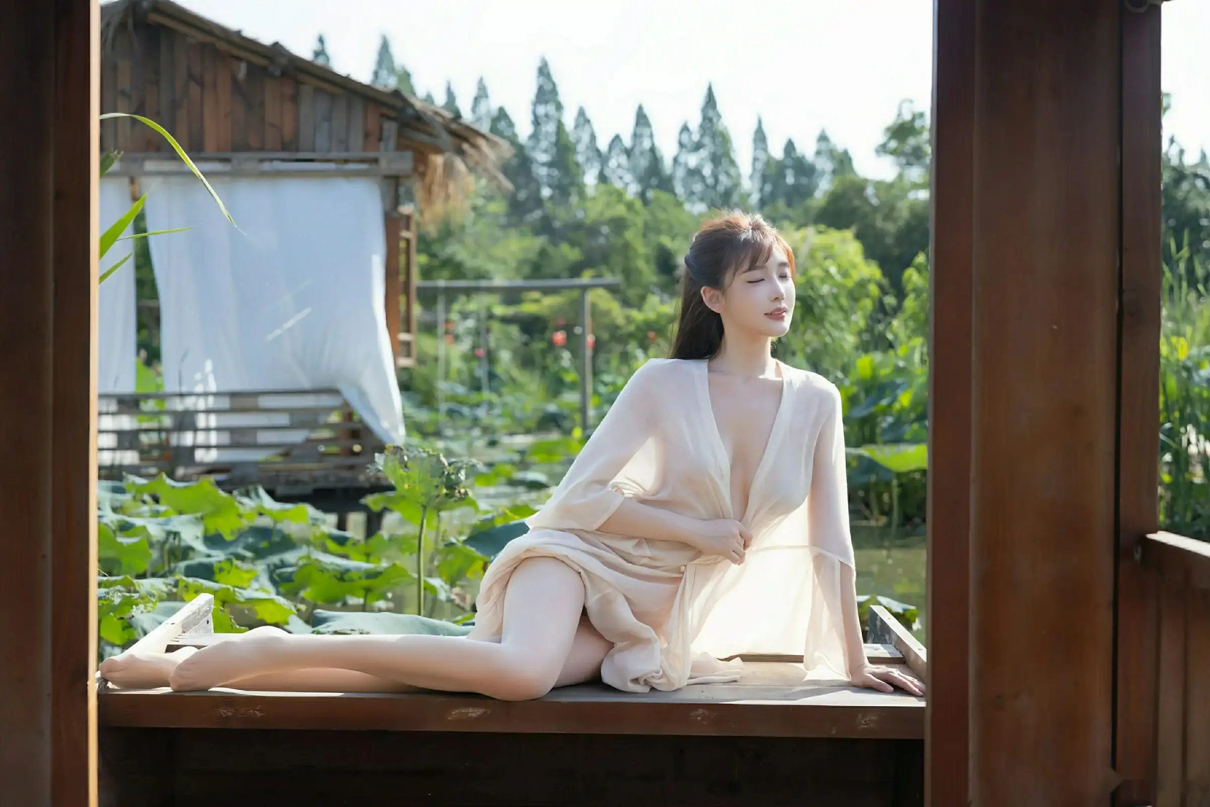 Xgyw.Org_[XiuRen秀人网]No.10630_模特陆萱萱户外性感浅色薄纱服饰配超薄肉丝秀柔美身姿诱惑写真76P