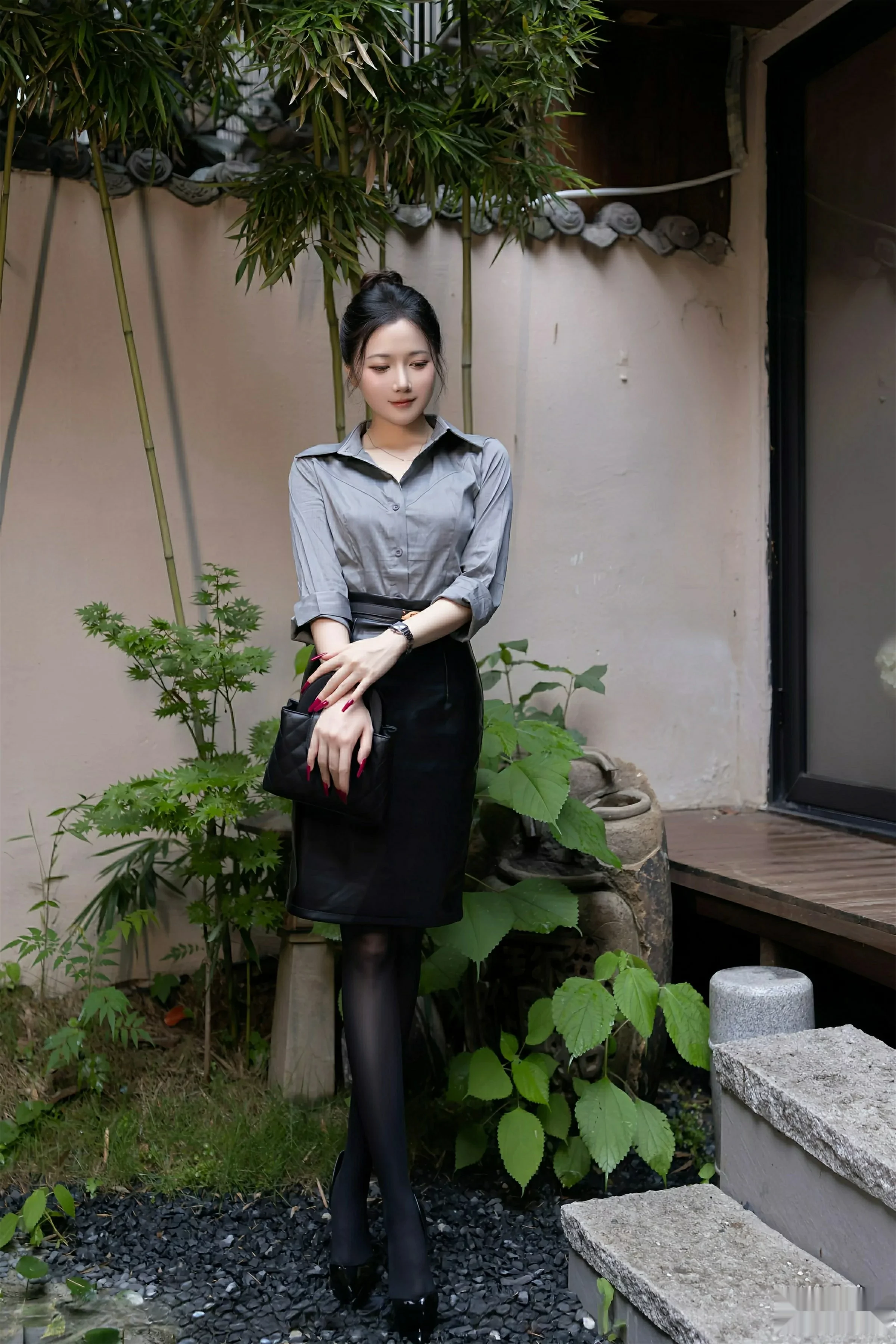 Xgyw.Org_[XiuRen秀人网]No.10635_模特鱼子酱Fish性感灰色衬衫露黑色内衣秀曼妙身姿完美诱惑写真79P