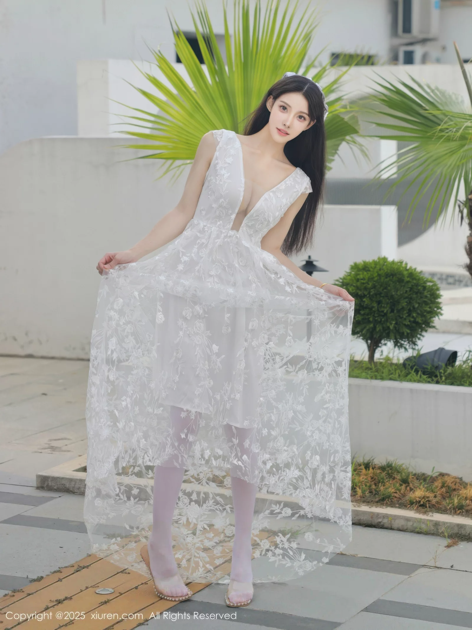 Xgyw.Org_[XiuRen秀人网]No.10661_模特梨霜儿性感低胸白色婚纱配白色丝袜秀丰腴身材完美诱惑写真82P