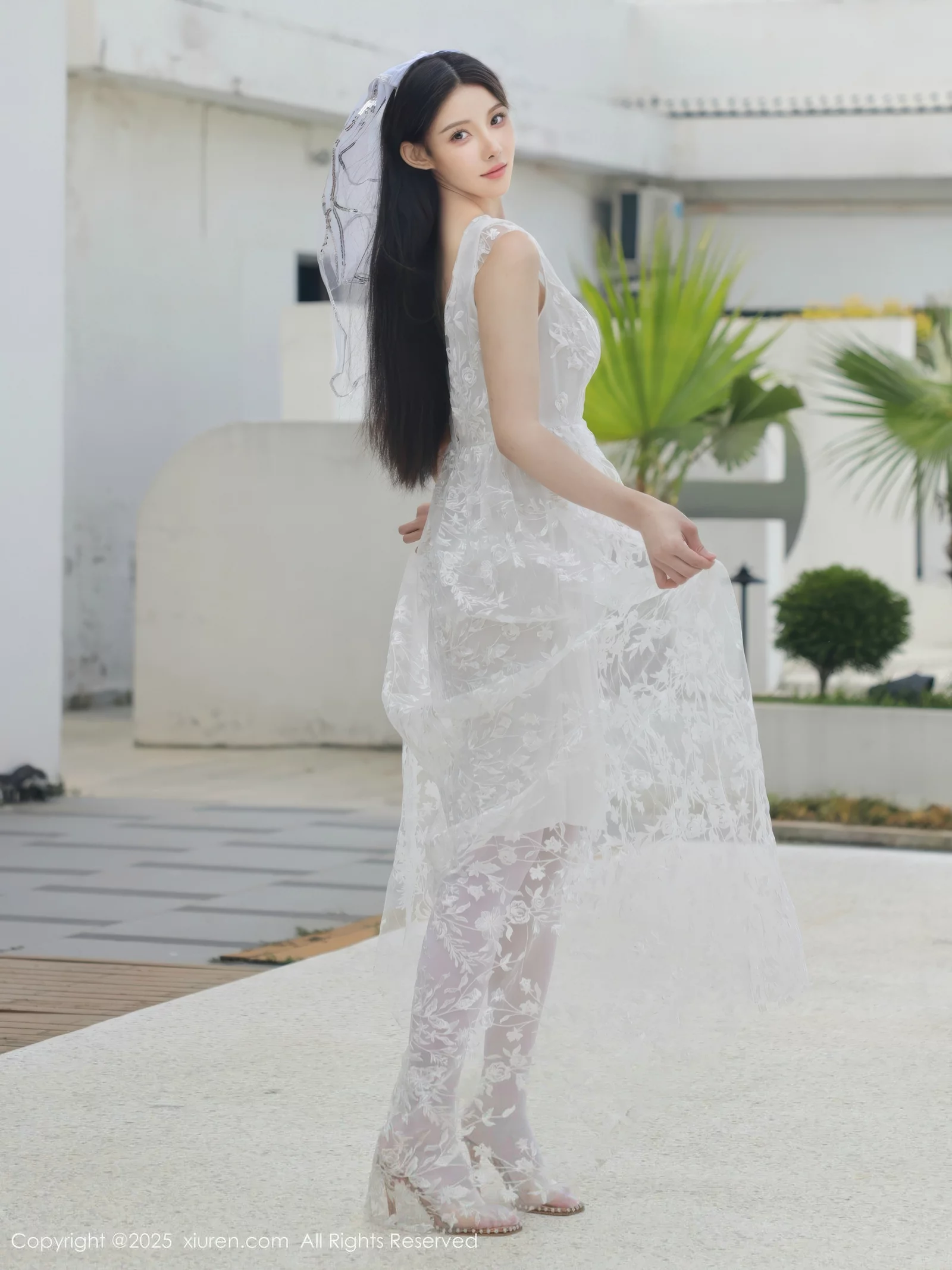 Xgyw.Org_[XiuRen秀人网]No.10661_模特梨霜儿性感低胸白色婚纱配白色丝袜秀丰腴身材完美诱惑写真82P