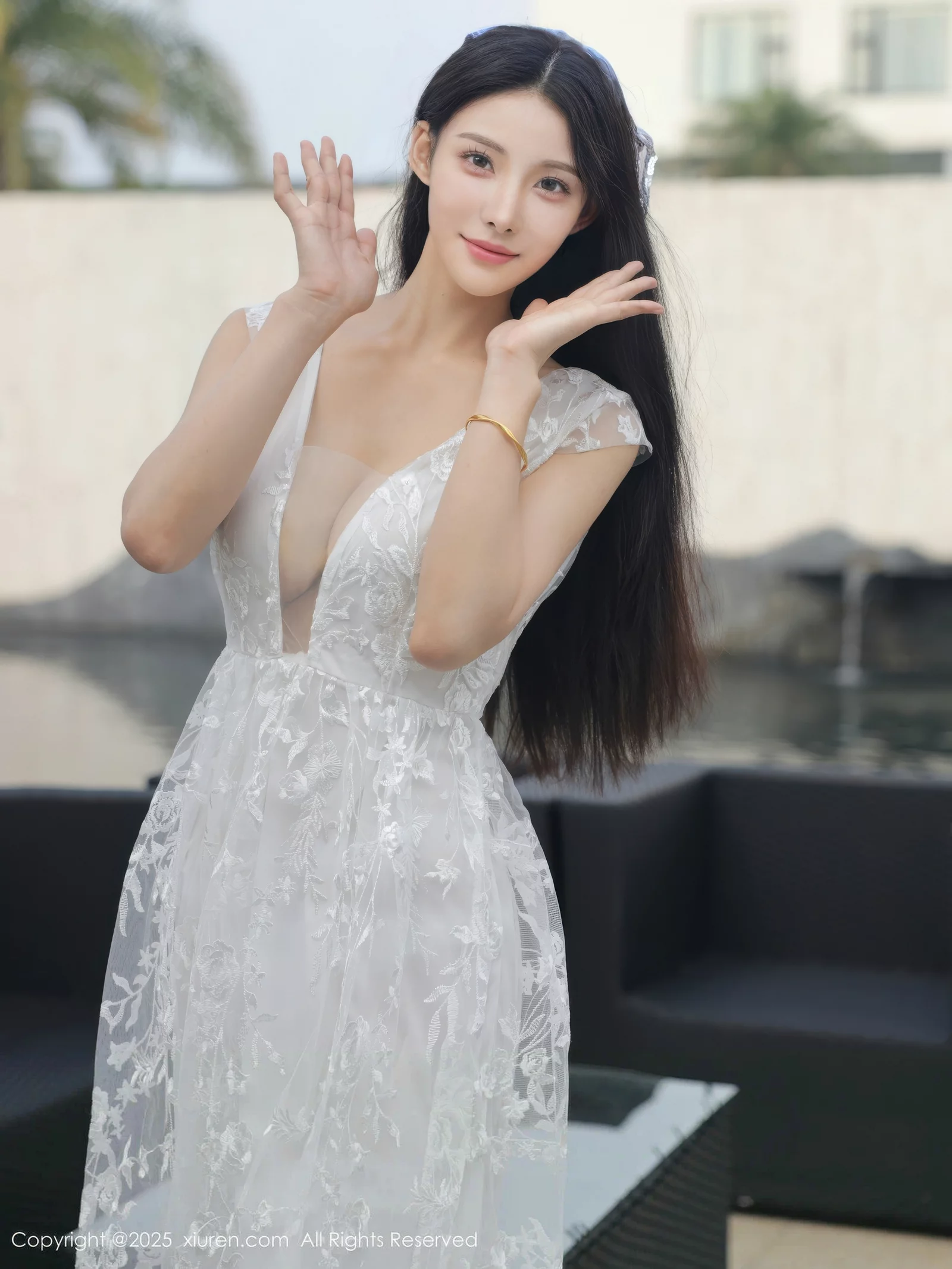 Xgyw.Org_[XiuRen秀人网]No.10661_模特梨霜儿性感低胸白色婚纱配白色丝袜秀丰腴身材完美诱惑写真82P