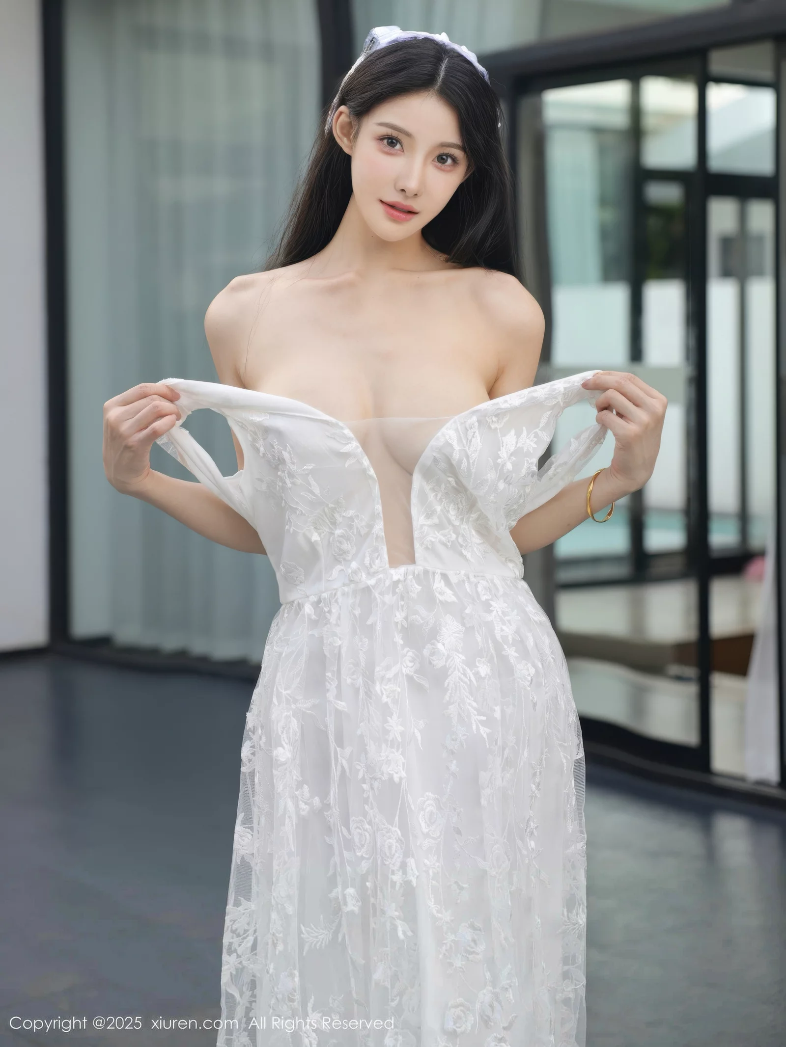 Xgyw.Org_[XiuRen秀人网]No.10661_模特梨霜儿性感低胸白色婚纱配白色丝袜秀丰腴身材完美诱惑写真82P