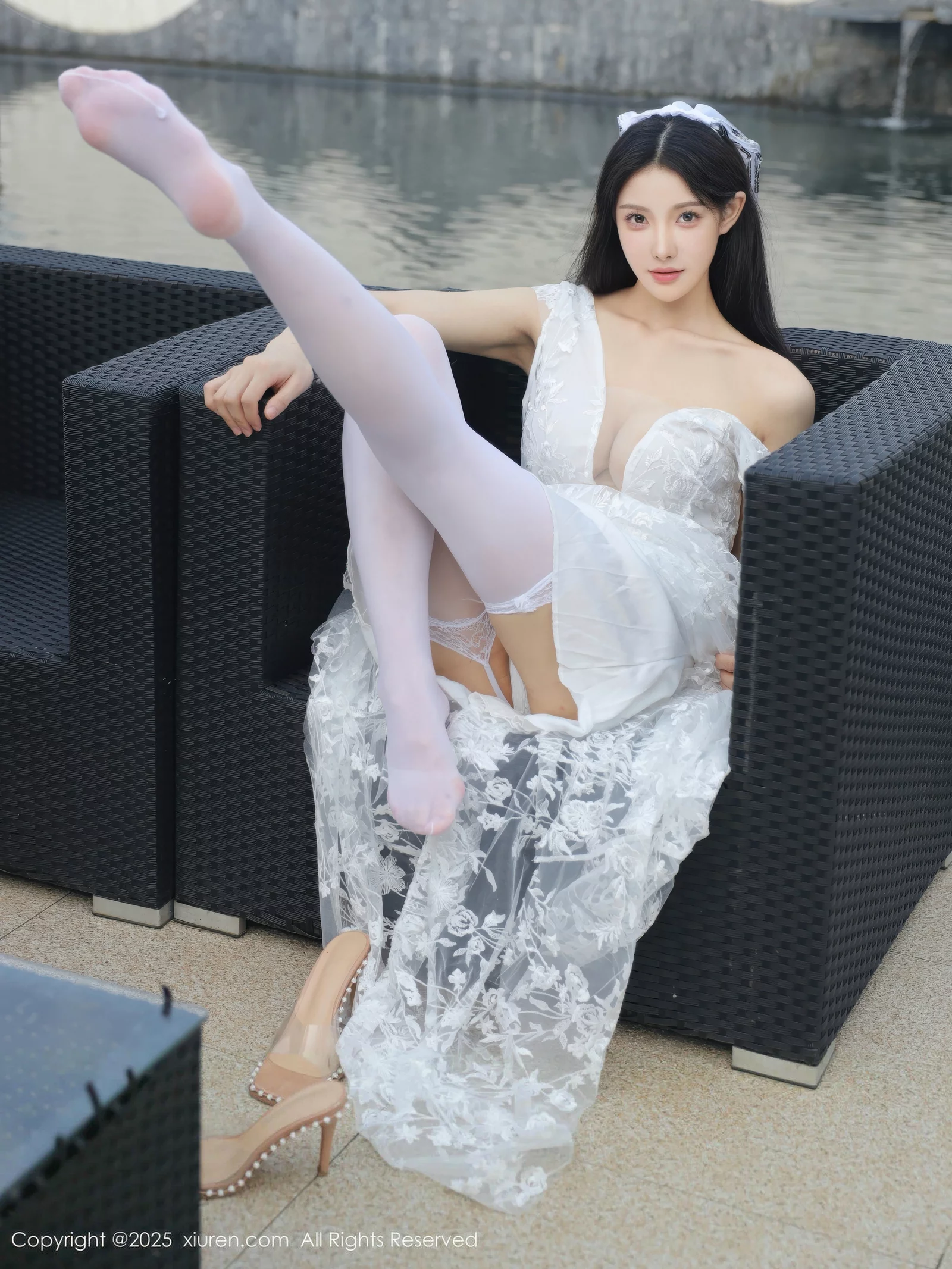 Xgyw.Org_[XiuRen秀人网]No.10661_模特梨霜儿性感低胸白色婚纱配白色丝袜秀丰腴身材完美诱惑写真82P