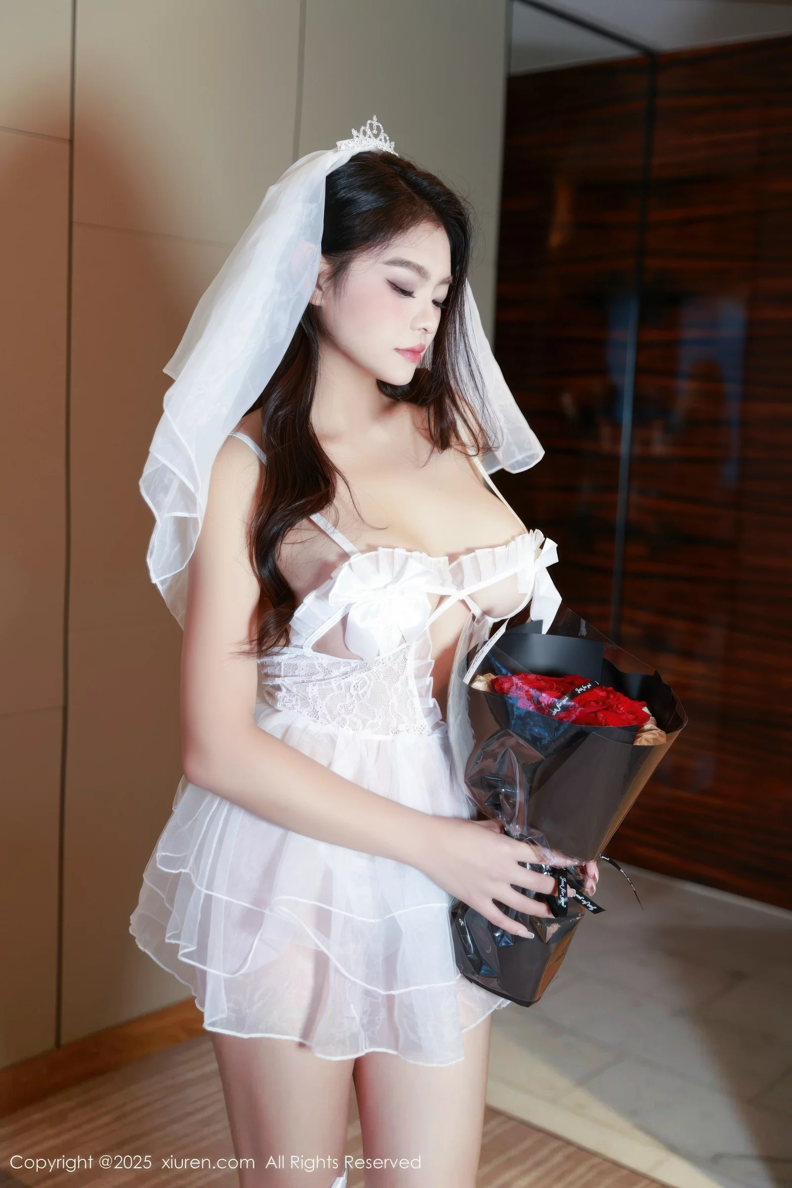 Xgyw.Org_[XiuRen秀人网]No.10659_模特冬安性感白色薄透婚纱配白色丝袜秀丰满身材惹火诱惑写真50P