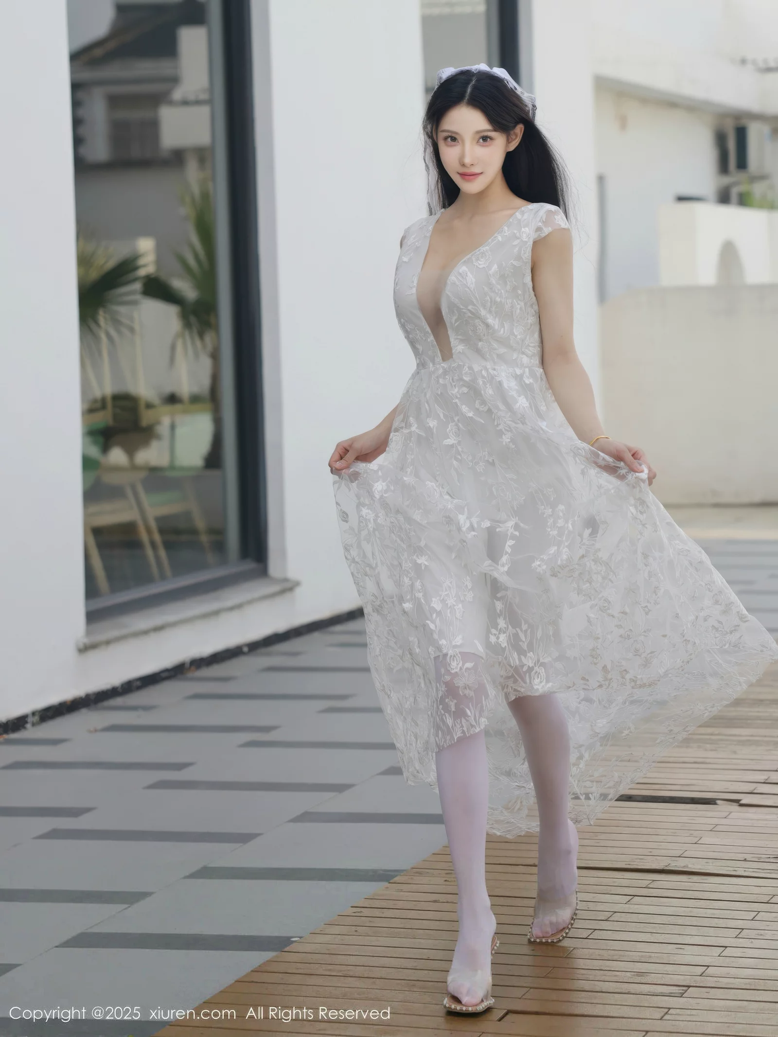 Xgyw.Org_[XiuRen秀人网]No.10661_模特梨霜儿性感低胸白色婚纱配白色丝袜秀丰腴身材完美诱惑写真82P