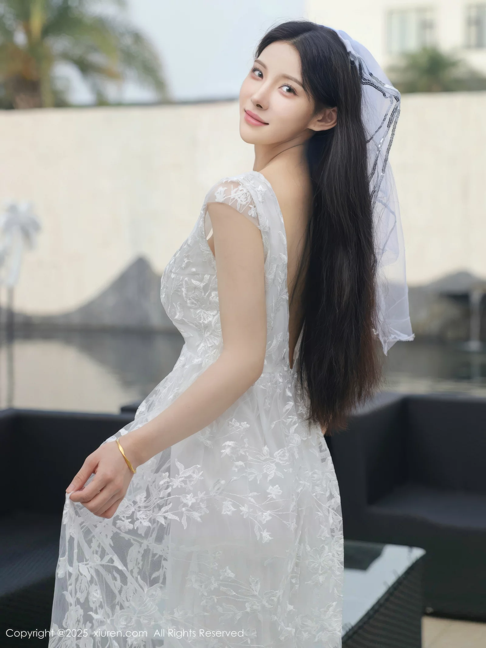 Xgyw.Org_[XiuRen秀人网]No.10661_模特梨霜儿性感低胸白色婚纱配白色丝袜秀丰腴身材完美诱惑写真82P