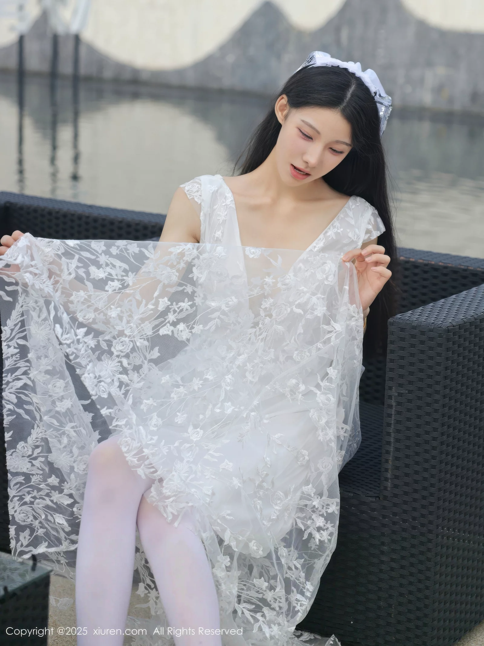 Xgyw.Org_[XiuRen秀人网]No.10661_模特梨霜儿性感低胸白色婚纱配白色丝袜秀丰腴身材完美诱惑写真82P
