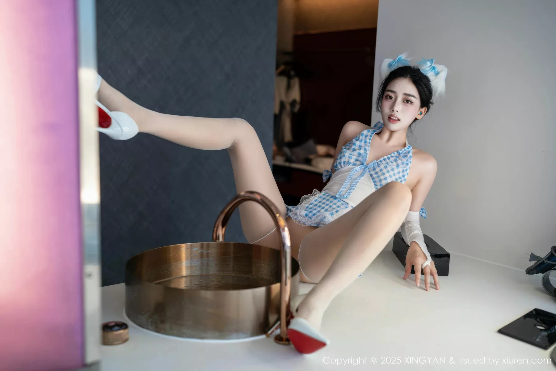 Xgyw.Org_[XINGYAN星颜社]VOL.399_模特阮福福性感蓝色格子裙配开档白丝秀曼妙身姿诱惑写真66P