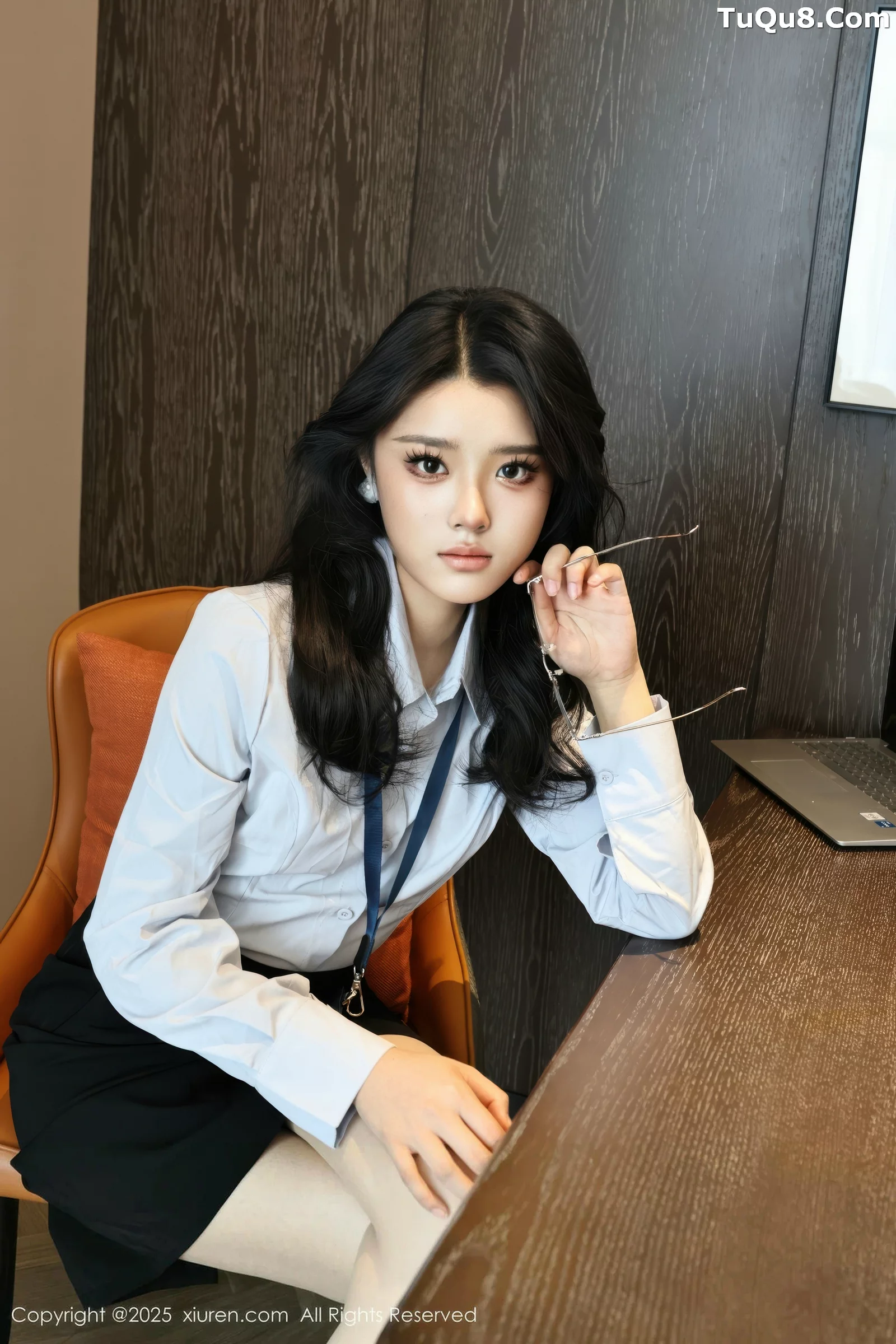 Xgyw.Org_[XiuRen秀人网]No.10674_模特糯梨子性感蓝色衬衫配黑短裙露超薄肉丝秀曼妙身姿诱惑写真60P
