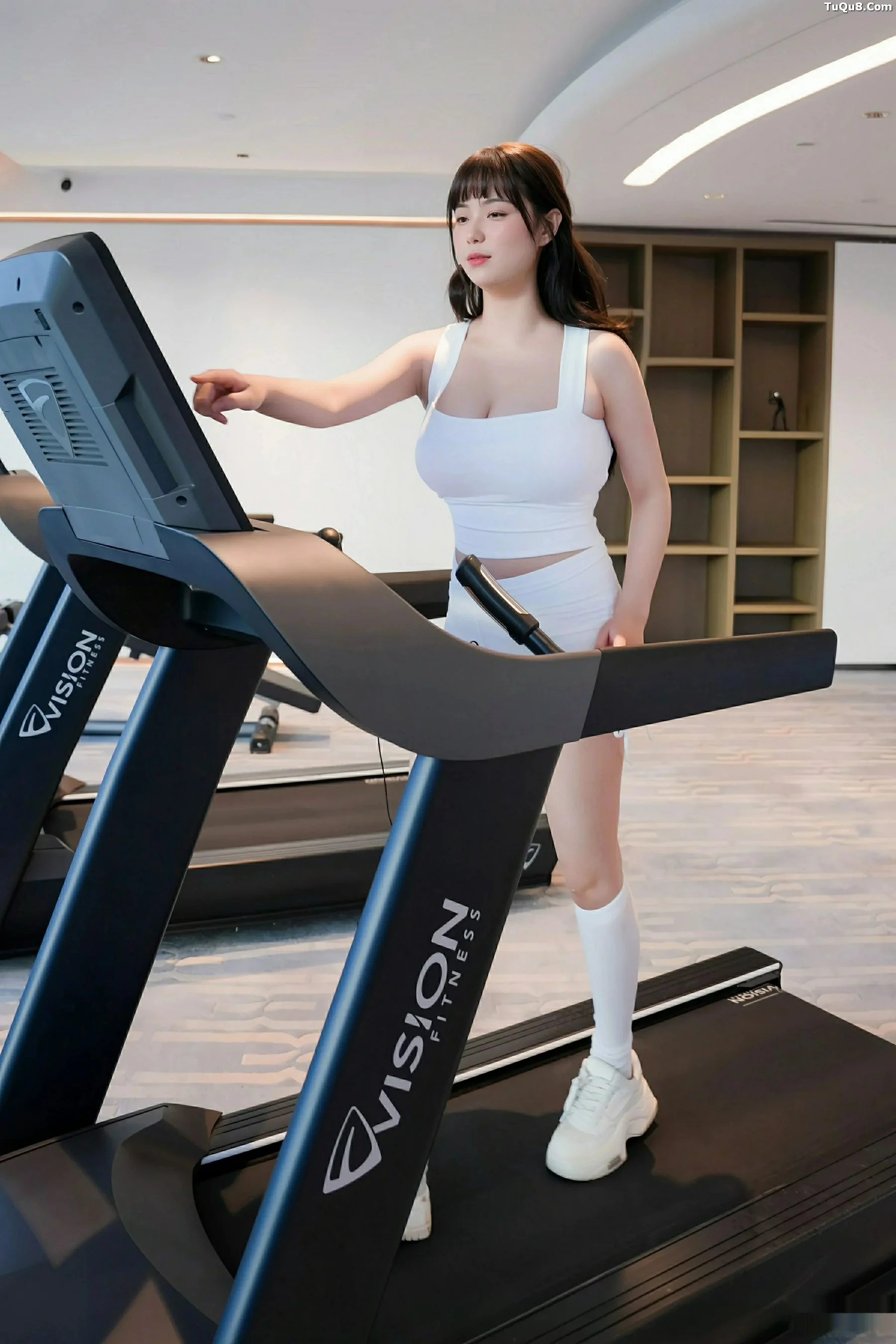 Xgyw.Org_[XiuRen秀人网]No.10808_模特软情健身房场景性感白色运动服配白丝袜秀曼妙身姿诱惑写真81P