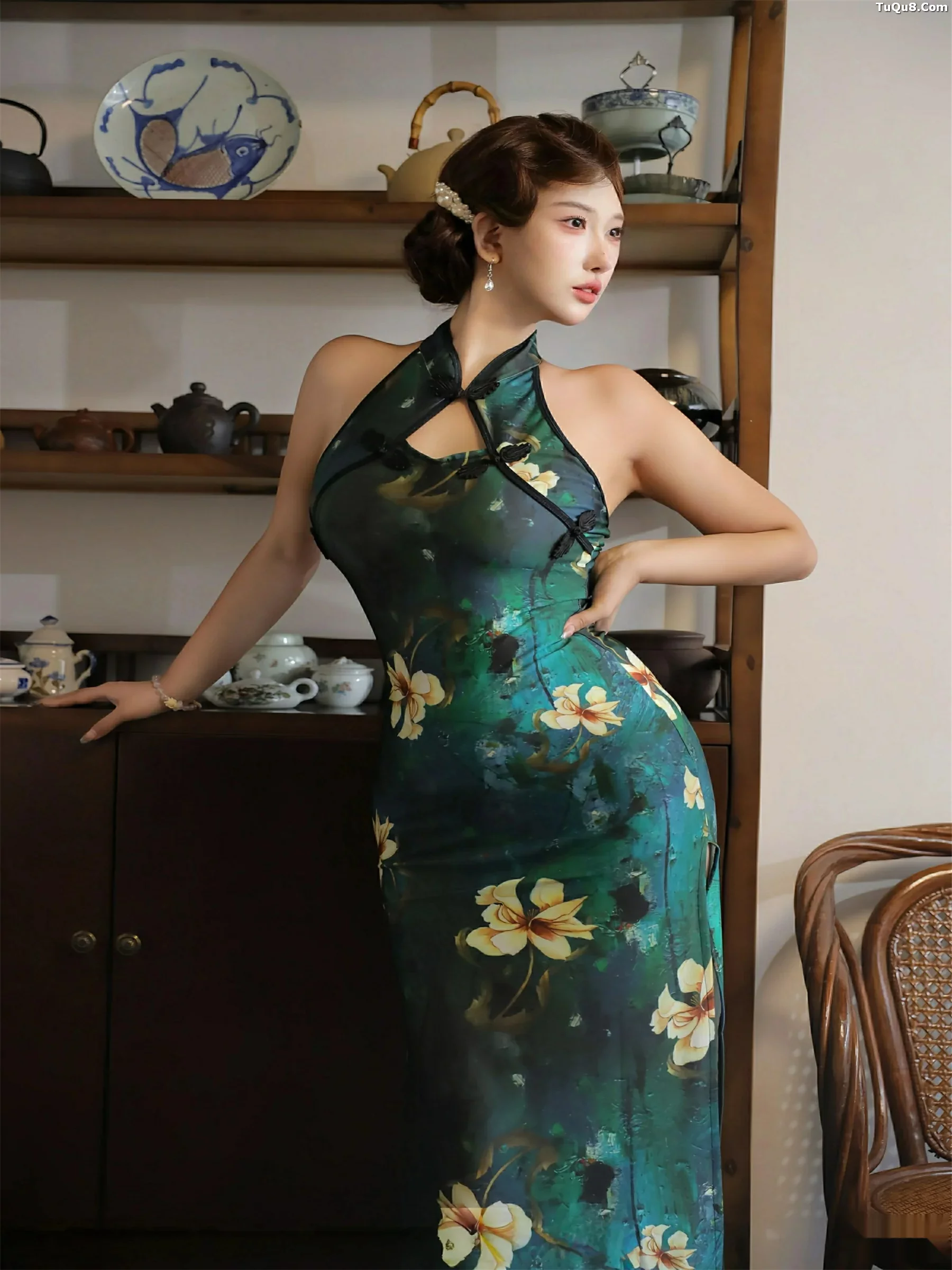 Xgyw.Org_[XiuRen秀人网]No.10815_模特金允希Yuki性感绿色旗袍配超薄肉丝秀丰腴身材迷人诱惑写真78P