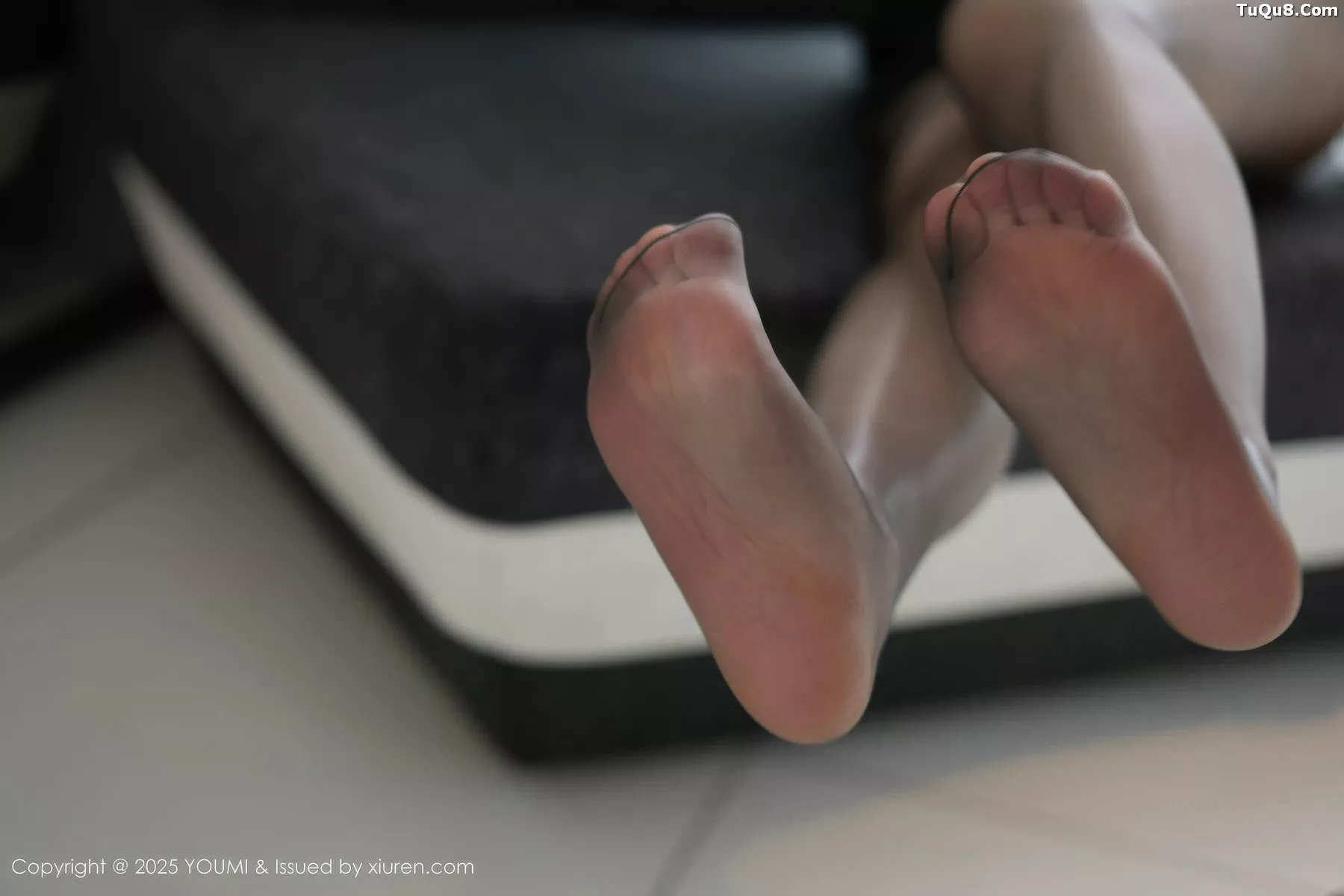 Xgyw.Org_[YouMi尤蜜荟]Vol.1173_女神心妍小公主性感白色制服配超薄无内黑丝秀丰腴身姿诱惑写真54P