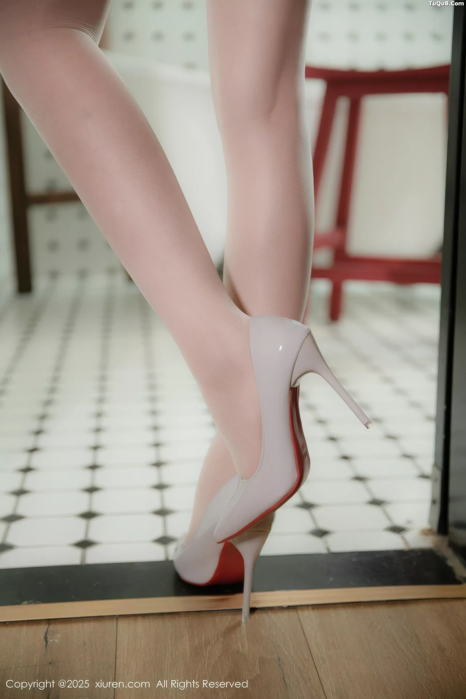 Xgyw.Org_[XiuRen秀人网]No.10877_模特悦兮性感紫色连衣短裙配超薄无内肉丝秀完美身材诱惑写真76P