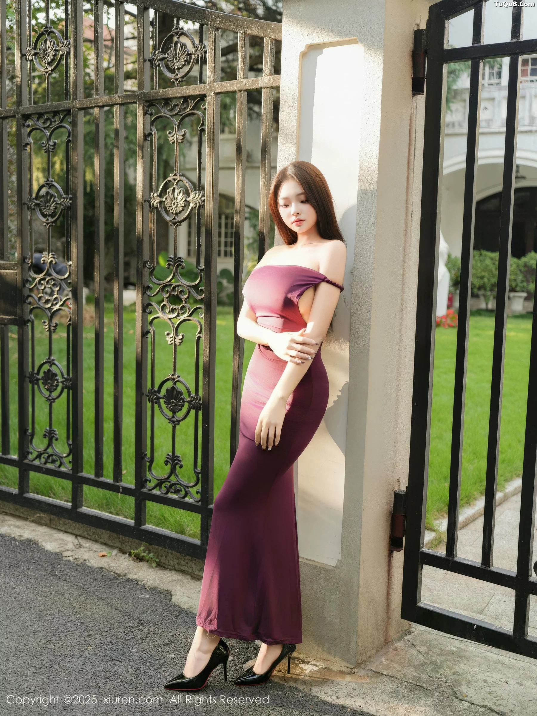 Xgyw.Org_[XiuRen秀人网]No.10979_新人模特Yuanbao性感紫色连衣裙露黑色情趣内衣秀丰满身材写真76P