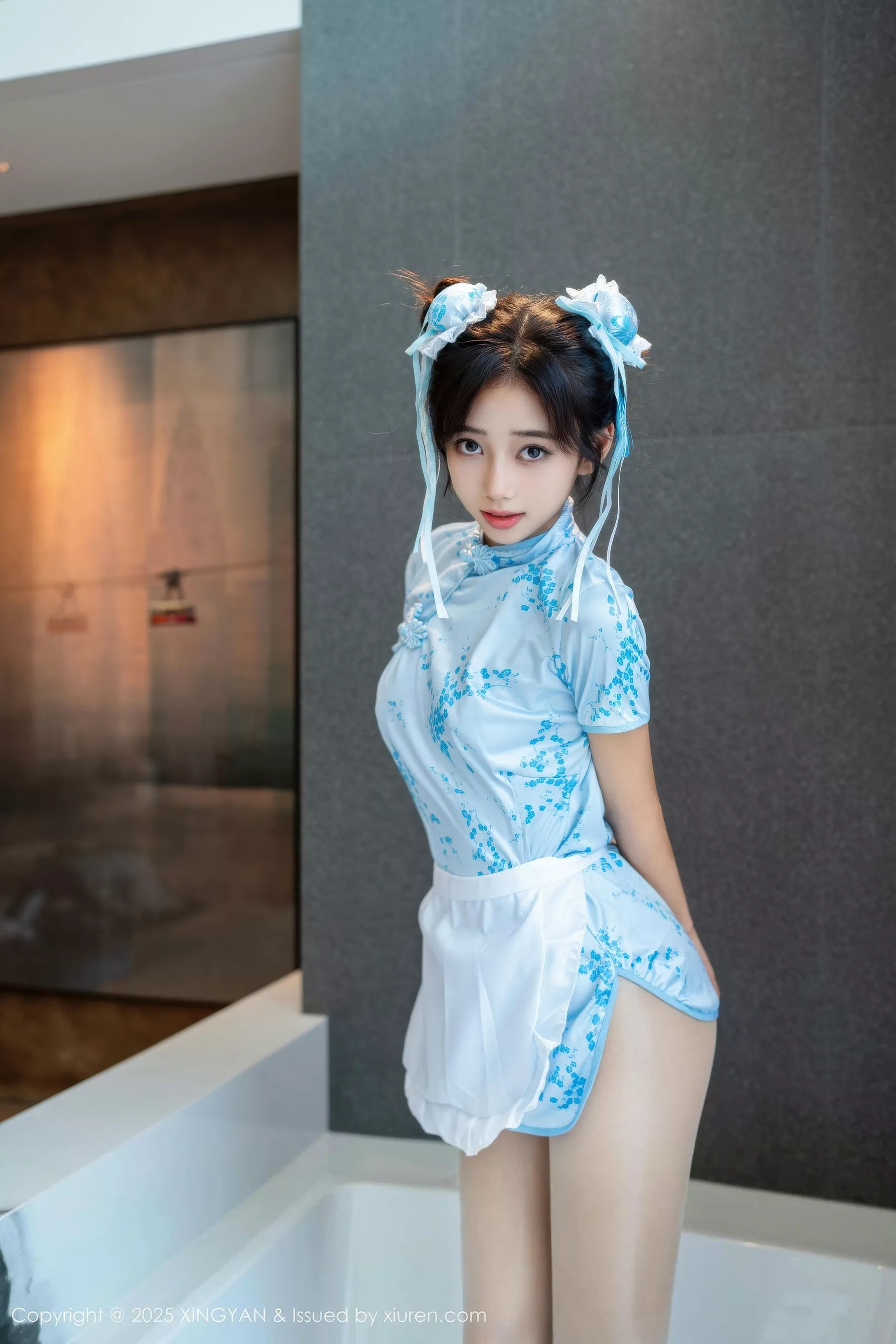 Xgyw.Org_[XINGYAN星颜社]VOL.414_模特时安安性感蓝色短旗袍配白色丝袜秀柔美身材撩人诱惑写真71P