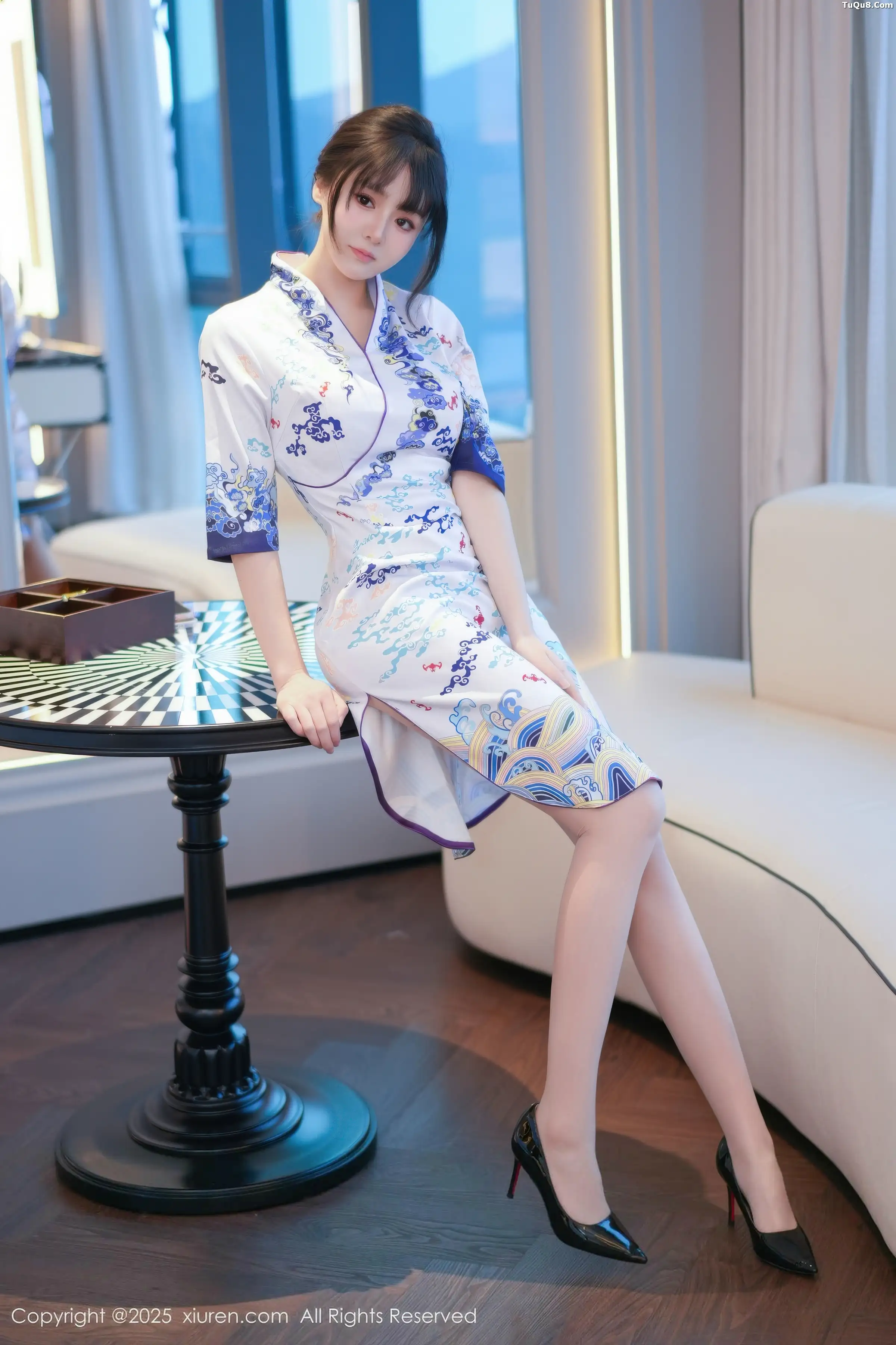 Xgyw.Org_[XiuRen秀人网]No.11001_模特沈南汐RuRu性感浅色旗袍露白色蕾丝内衣秀凹凸身材诱惑写真67P