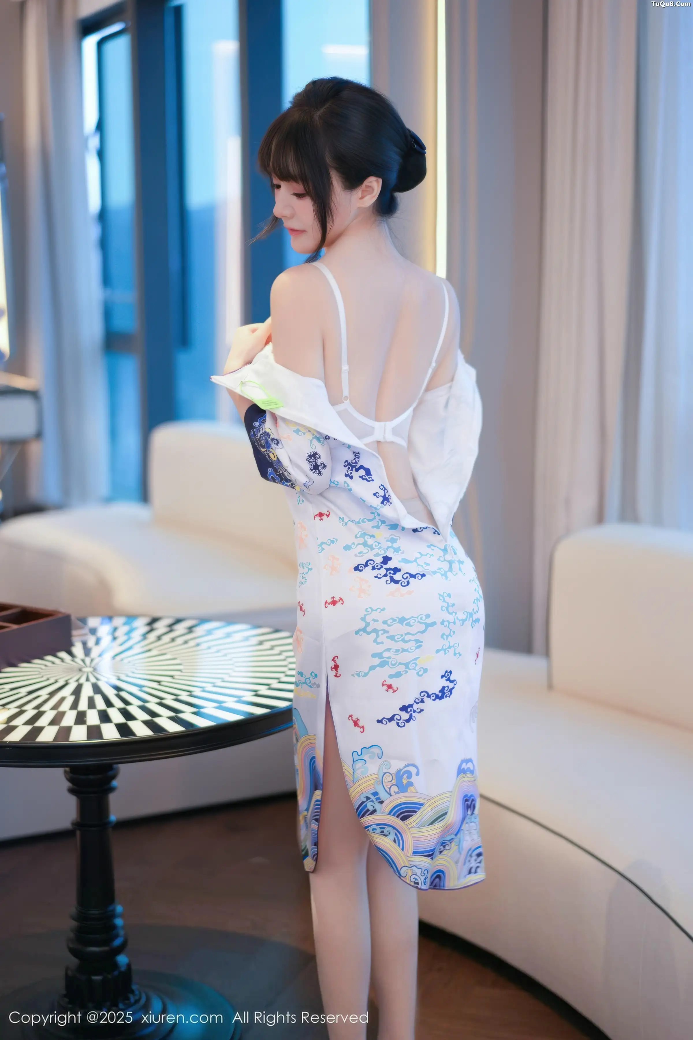 Xgyw.Org_[XiuRen秀人网]No.11001_模特沈南汐RuRu性感浅色旗袍露白色蕾丝内衣秀凹凸身材诱惑写真67P