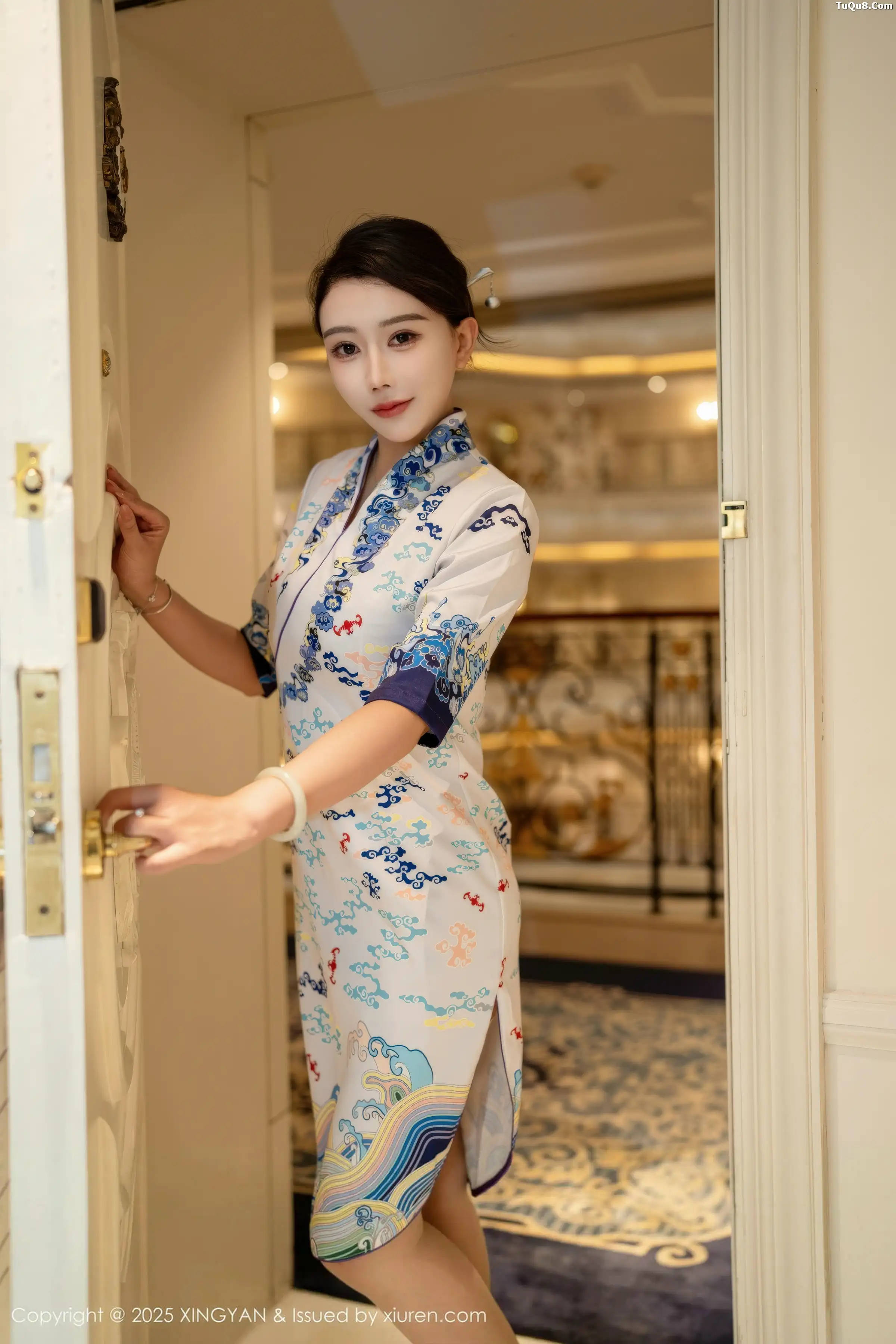 Xgyw.Org_[XINGYAN星颜社]VOL.435_模特李若汐浅色旗袍露红色内衣配超薄肉丝秀惹火身段诱惑写真76P