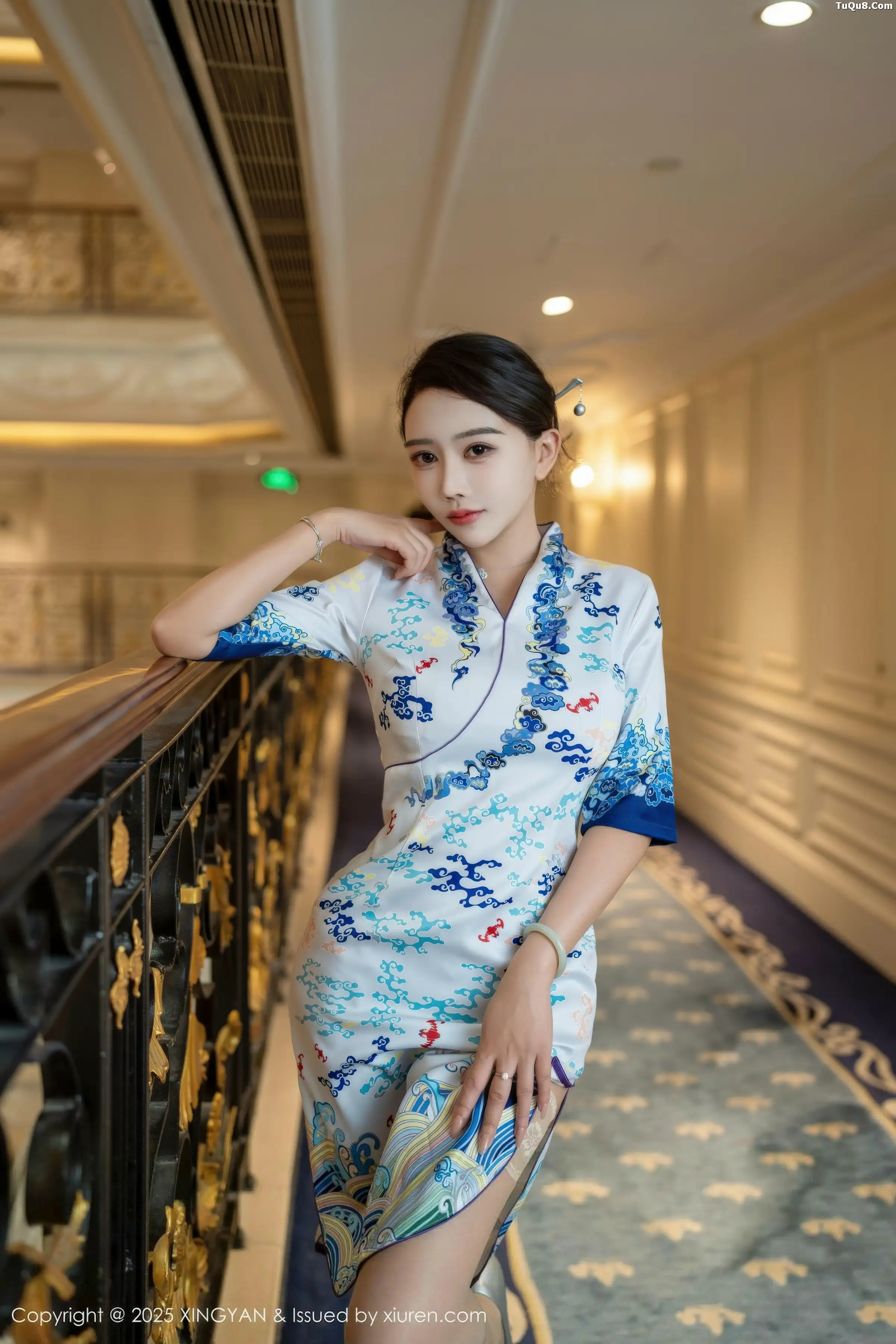 Xgyw.Org_[XINGYAN星颜社]VOL.435_模特李若汐浅色旗袍露红色内衣配超薄肉丝秀惹火身段诱惑写真76P