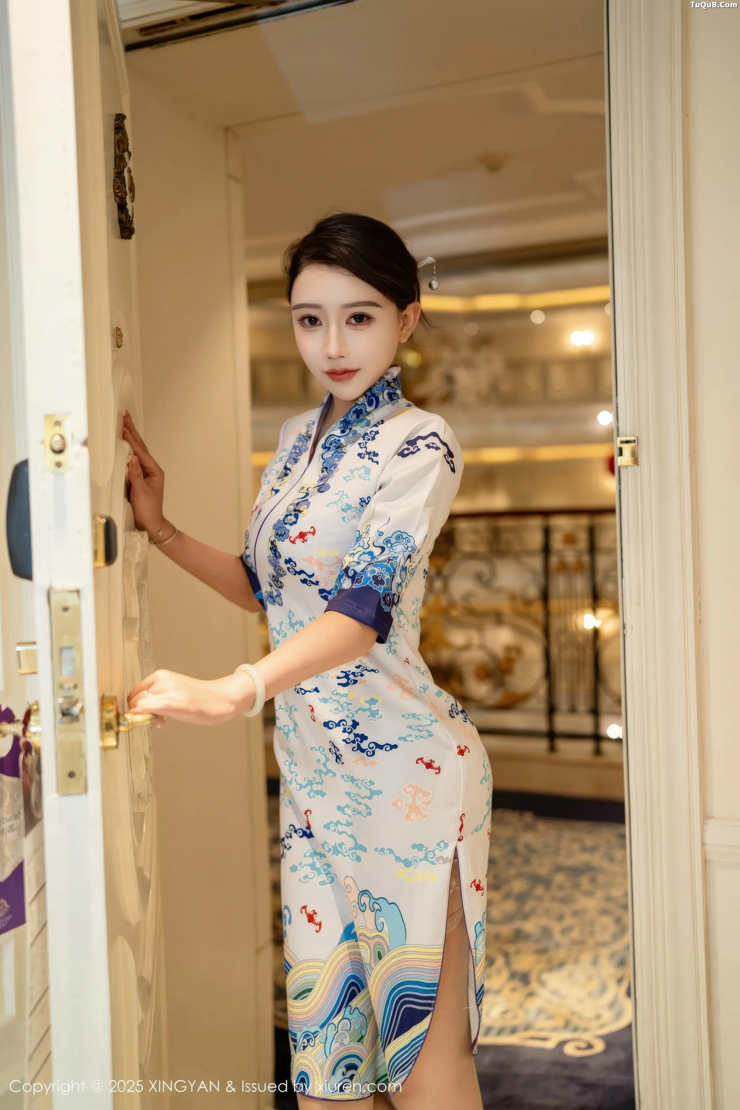 Xgyw.Org_[XINGYAN星颜社]VOL.435_模特李若汐浅色旗袍露红色内衣配超薄肉丝秀惹火身段诱惑写真76P