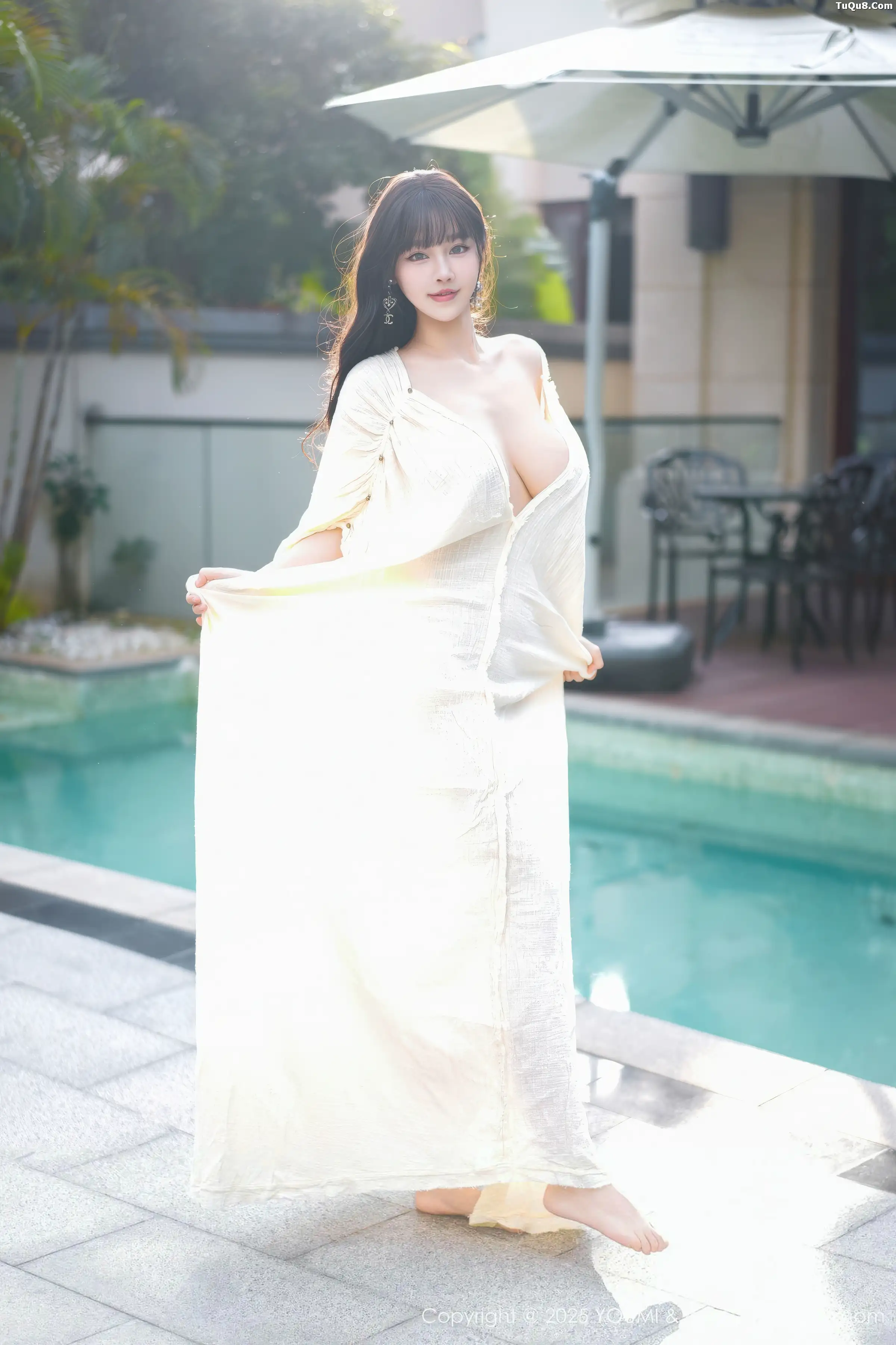 Xgyw.Org_[YouMi尤蜜荟]Vol.1185_女神朱可儿Flora户外泳池性感浅色浴袍秀雪峰美臀撩人诱惑写真85P