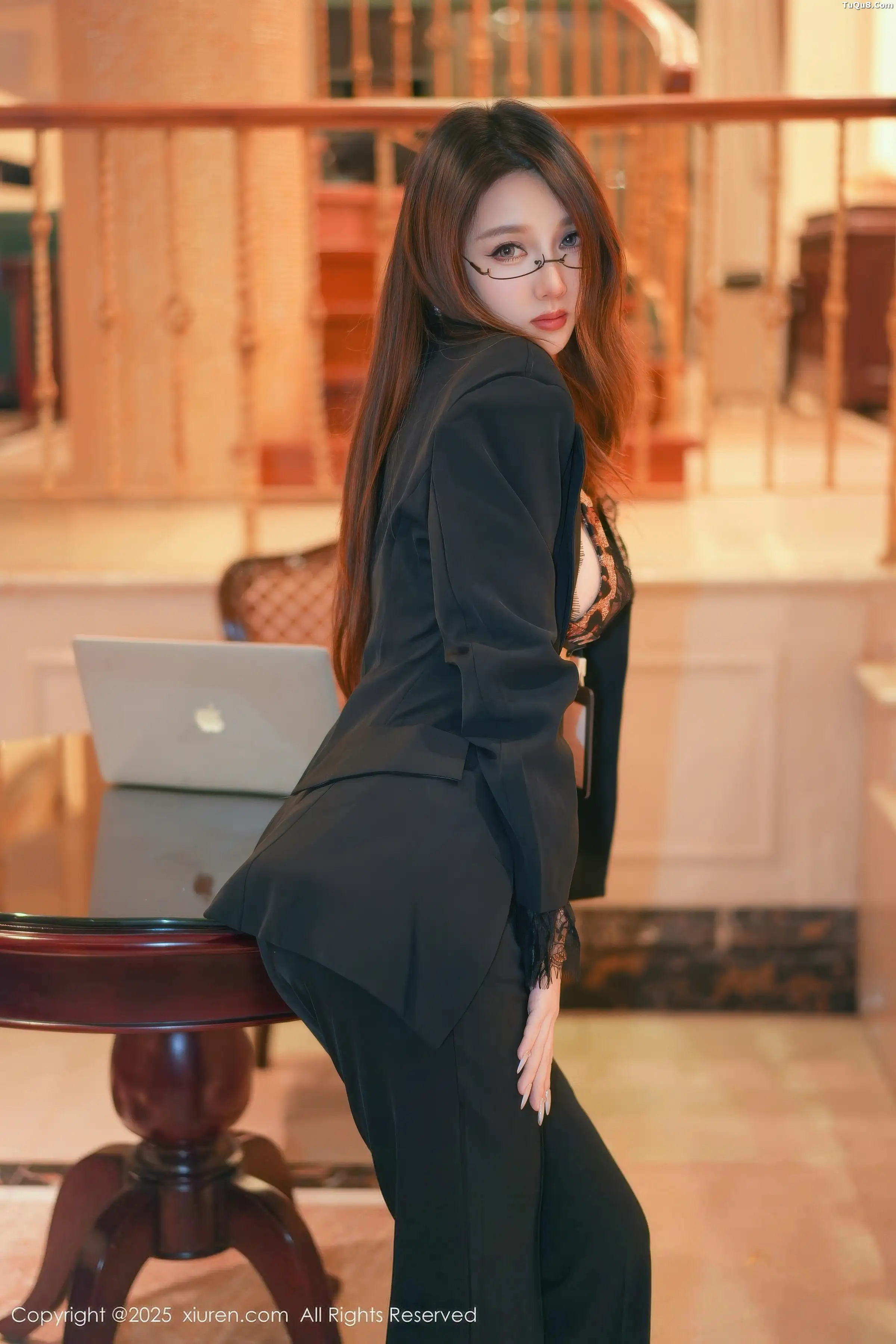 Xgyw.Org_[XiuRen秀人网]No.11007_模特Twins-夭夭性感西服露豹纹内衣配闪亮黑丝秀曼妙身姿诱惑写真82P