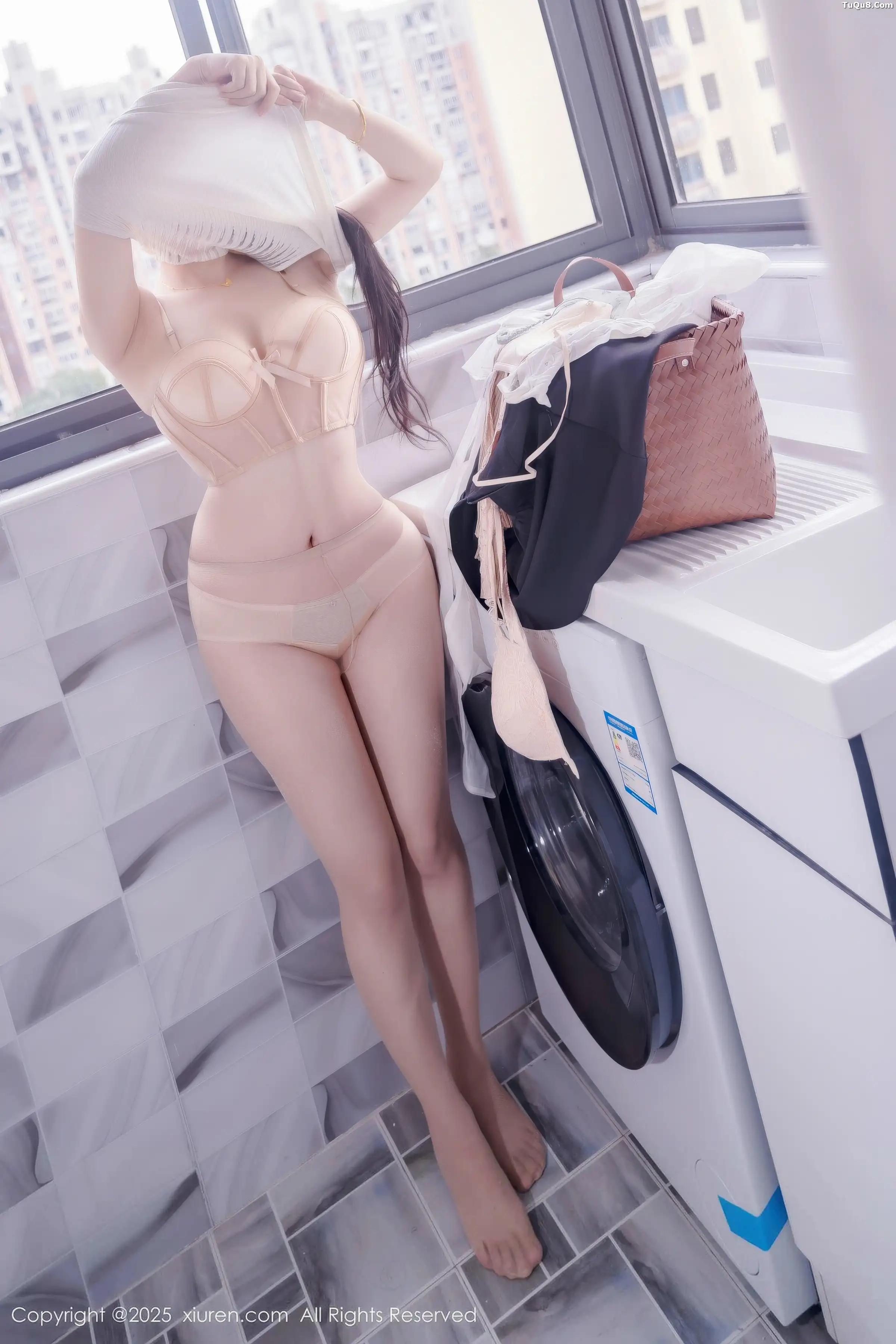 Xgyw.Org_[XiuRen秀人网]No.11010_模特汐汐爱吃草莓性感薄纱露原色内衣秀完美身材迷人诱惑写真83P