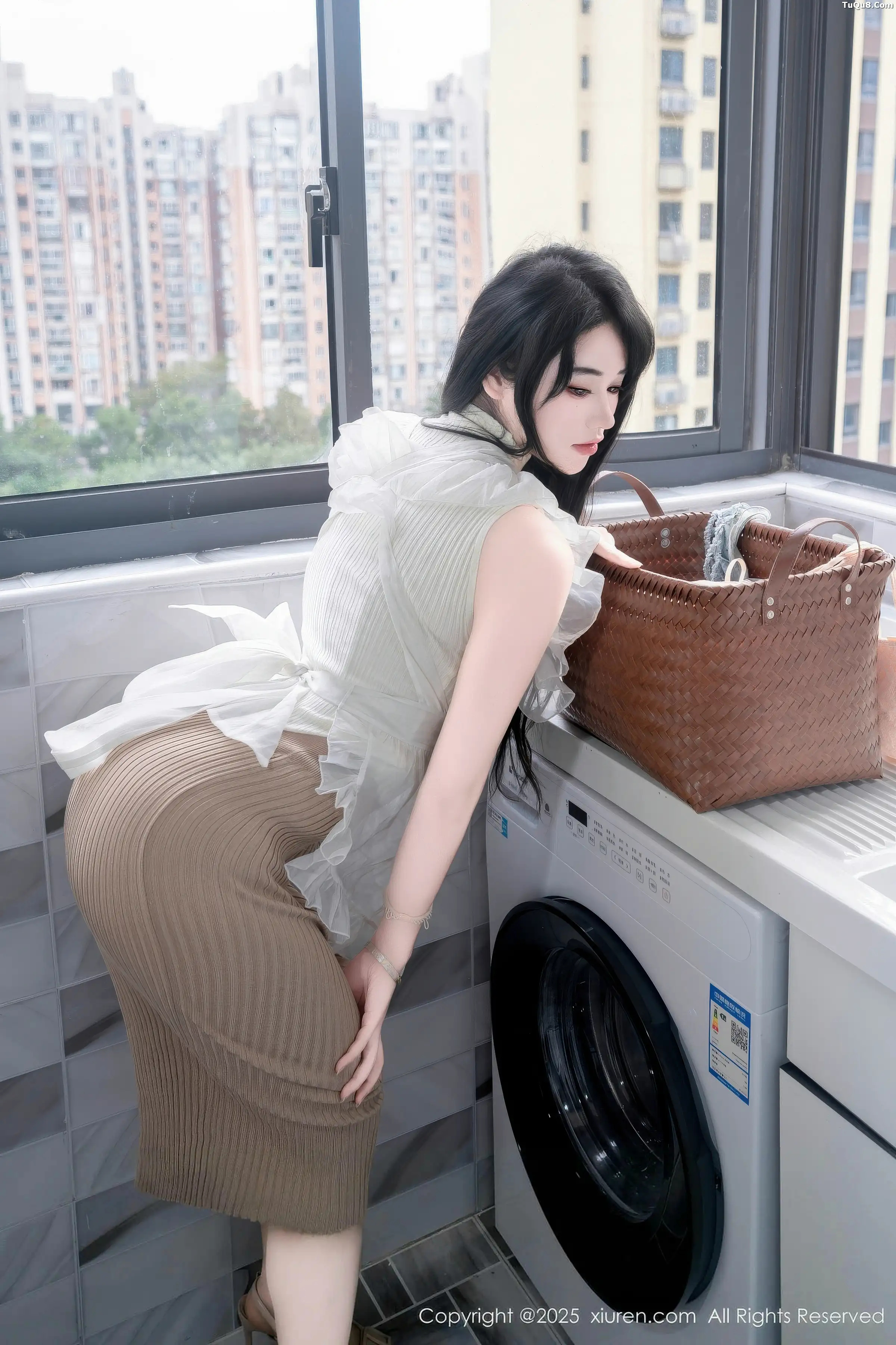 Xgyw.Org_[XiuRen秀人网]No.11010_模特汐汐爱吃草莓性感薄纱露原色内衣秀完美身材迷人诱惑写真83P