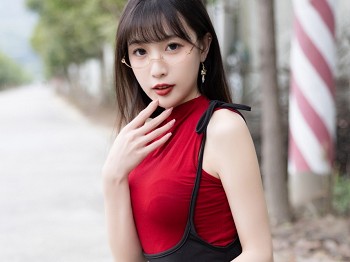 [XiaoYu画语界]Vol.950_模特林星阑户外车拍性感黑色内衣配黑丝吊袜秀曼妙身姿诱惑写真85P