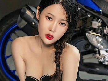 [Ugirls爱尤物]No.2661_模特钟晴机车女郎主题性感黑色低胸短裙秀完美身材诱惑写真35P