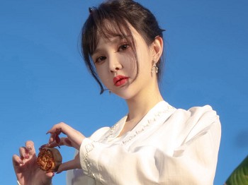 [Ugirls爱尤物]No.2675_模特青树中秋节日主题性感白色旗袍服饰秀完美身材诱惑写真35P