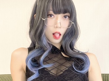 动漫博主Money冷冷网格旗袍主题性感黑色薄透旗袍配网格吊袜秀美腿诱惑写真65P