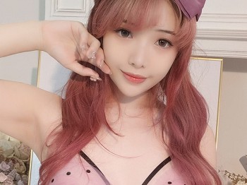 动漫博主雯妹不讲道理紫色蝴蝶主题性感紫色薄纱服饰配白丝吊袜惹火诱惑写真38P