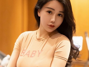 XiuRen第8100期_模特李若汐健身场所橙色上衣配蓝色运动裤秀完美身材诱惑写真84P