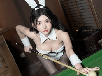 XiuRen第8318期_女神周于希Sally白色皮质高叉连体衣配开档黑丝秀美腿诱惑写真107P