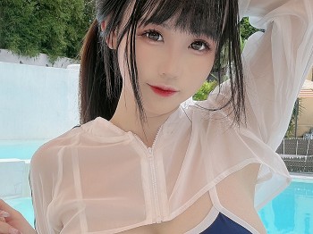 网络美女miko酱ww泳装合集主题户外泳池性感多套泳装系列秀完美身材迷人诱惑写真50P